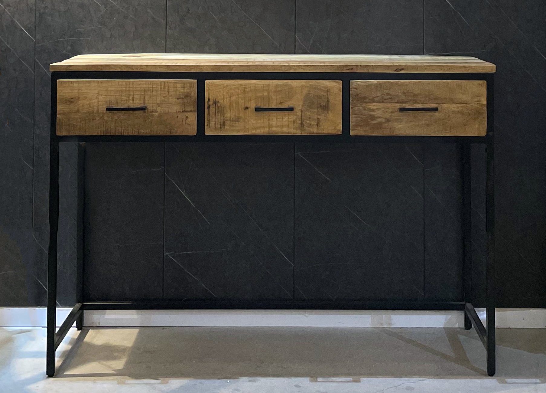 קונסולה דגם עץ מנגו נדרן קונסולה דגם עץ מנגו נדרן