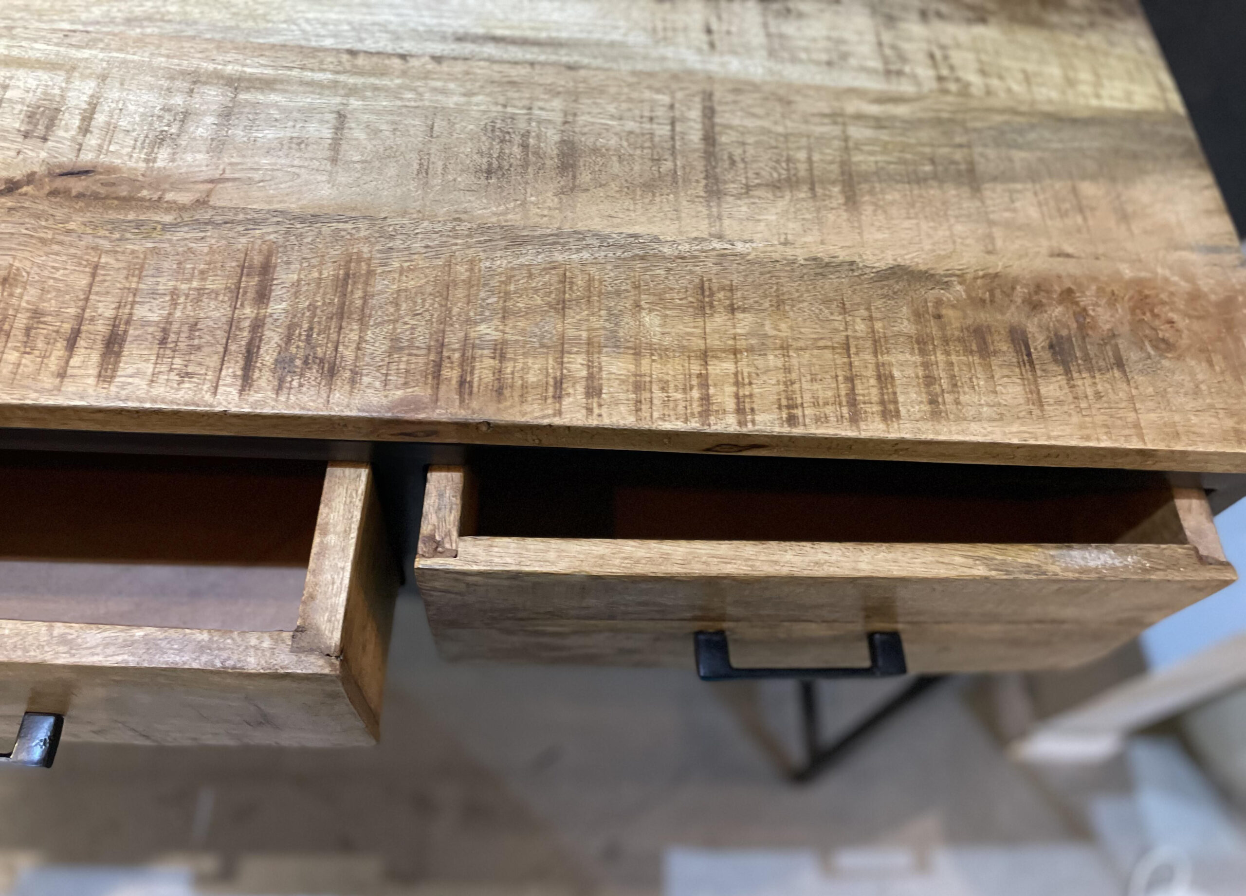 קונסולה דגם עץ מנגו נדרן קונסולה דגם עץ מנגו נדרן