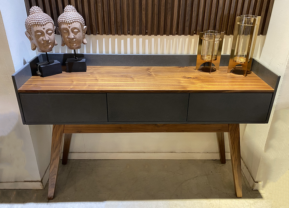 קונסולה דגם שנחאי