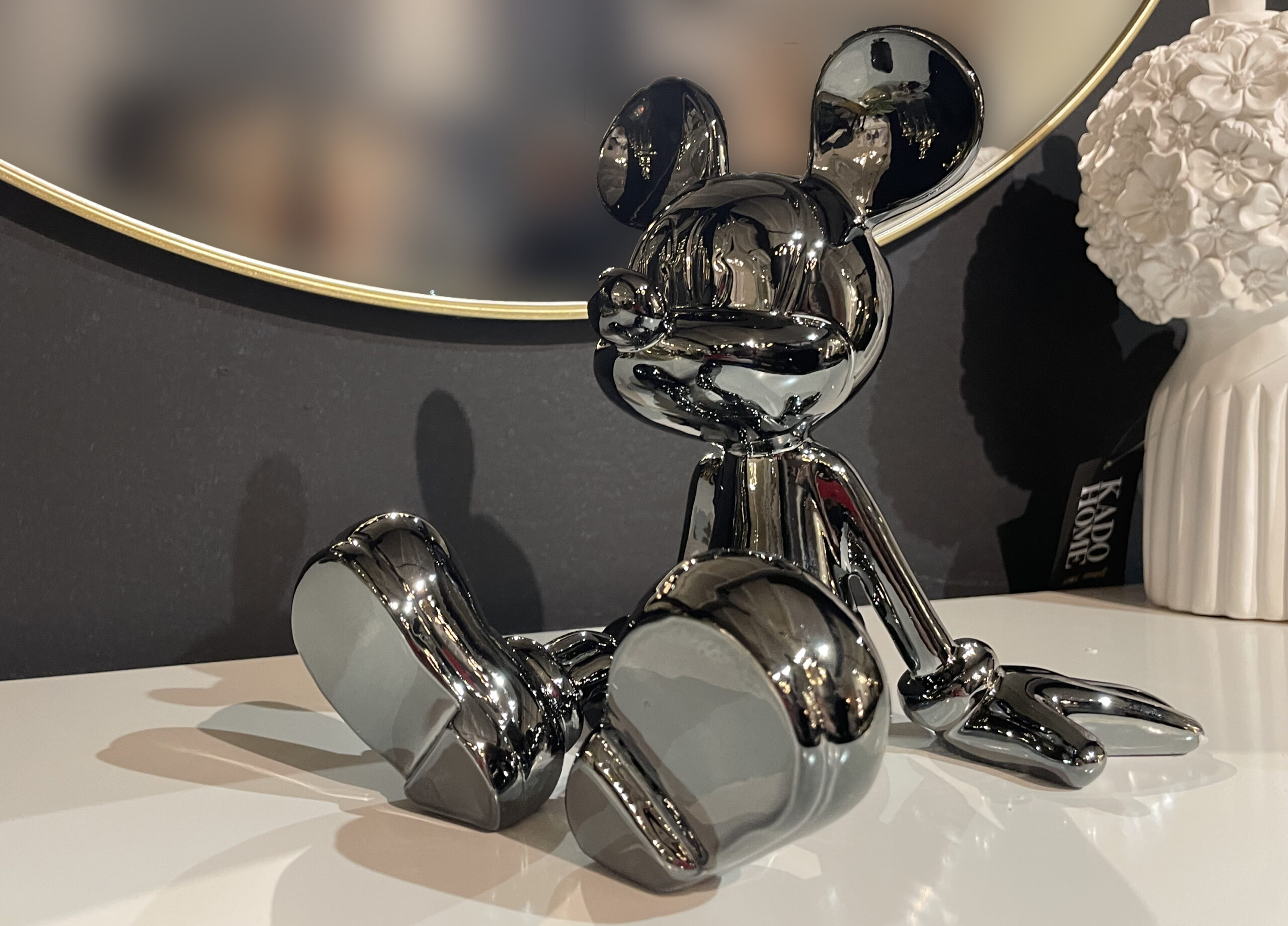 פסל מיקי מאוס מטאלי יושב