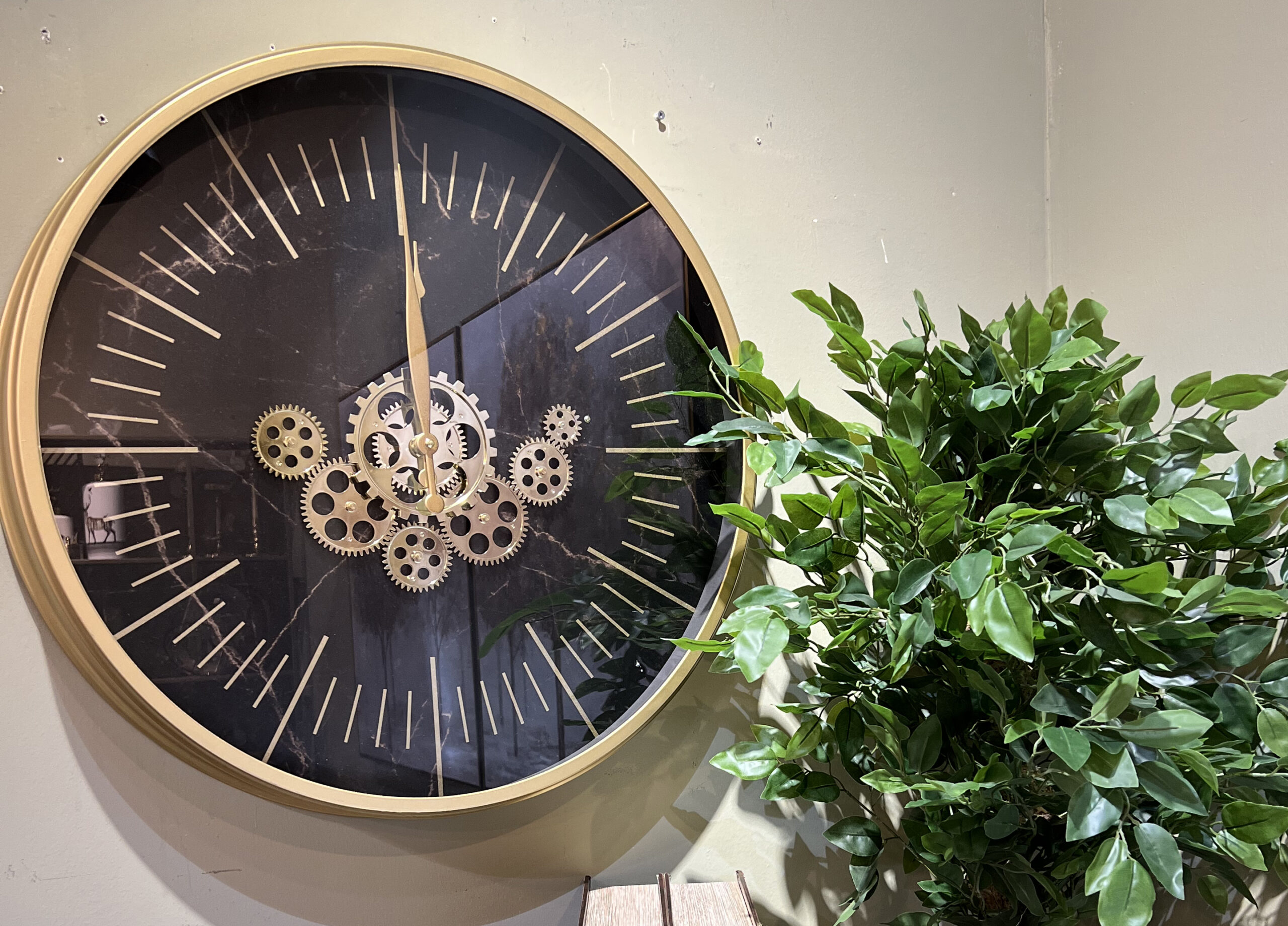שעון קיר דמוי שיש שחור שעון קיר דמוי שיש שחור