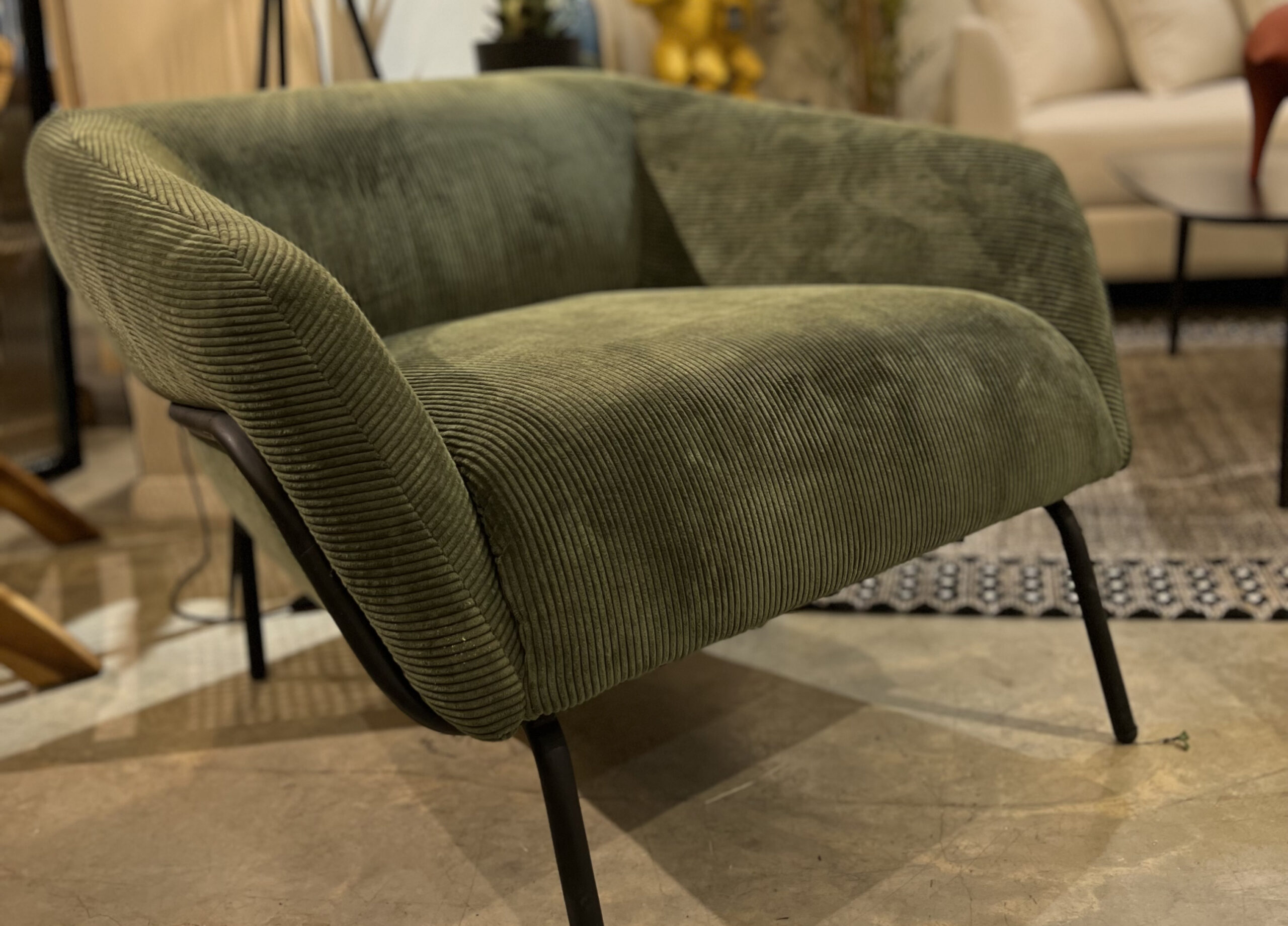 כורסא מעוצבת דגם טרפז כורסא מעוצבת דגם טרפז