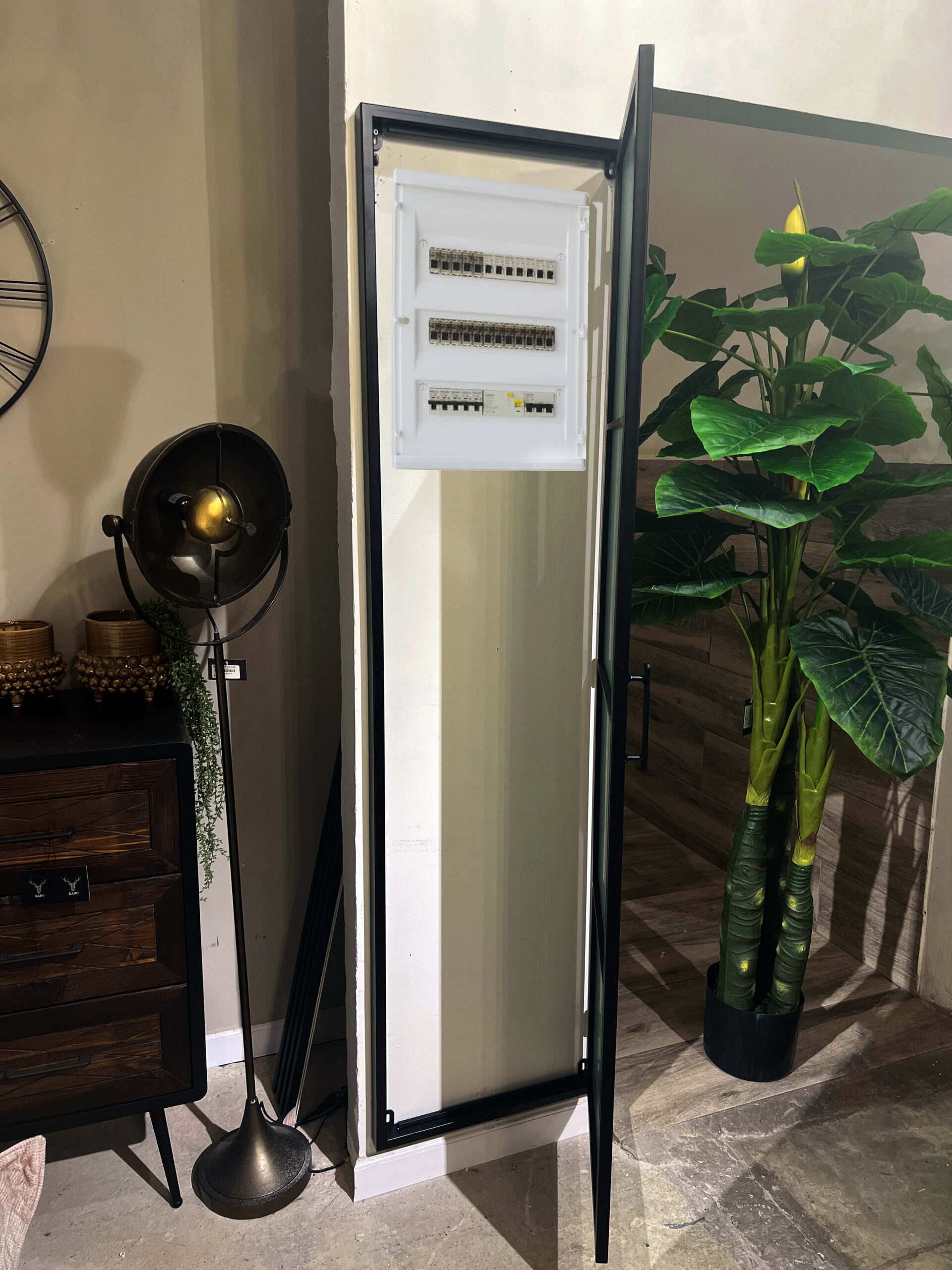 מראה נפתחת כיסוי ארון חשמל