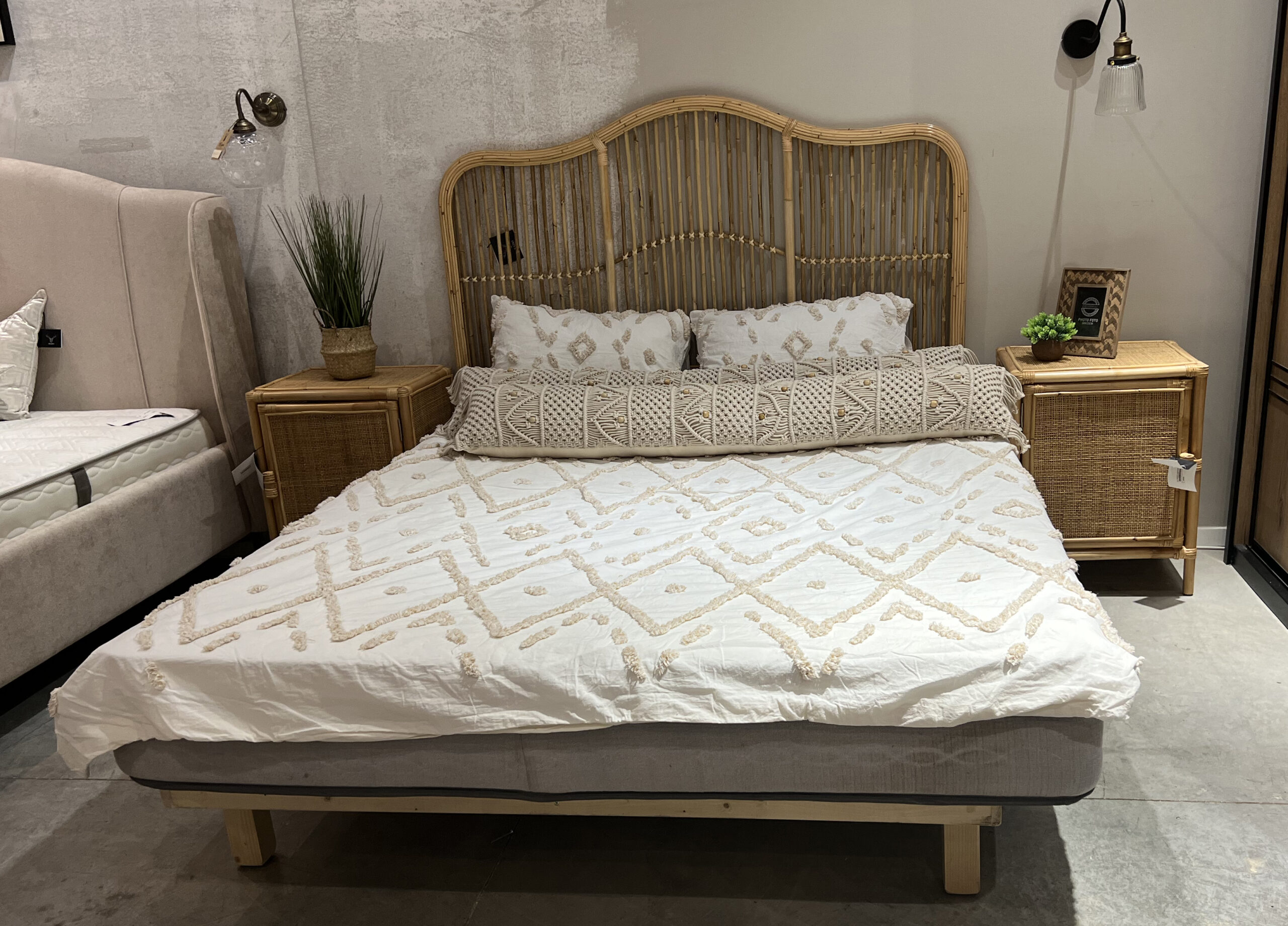 ראש מיטה עם בסיס דגם קריביים ראש מיטה עם בסיס דגם קריביים