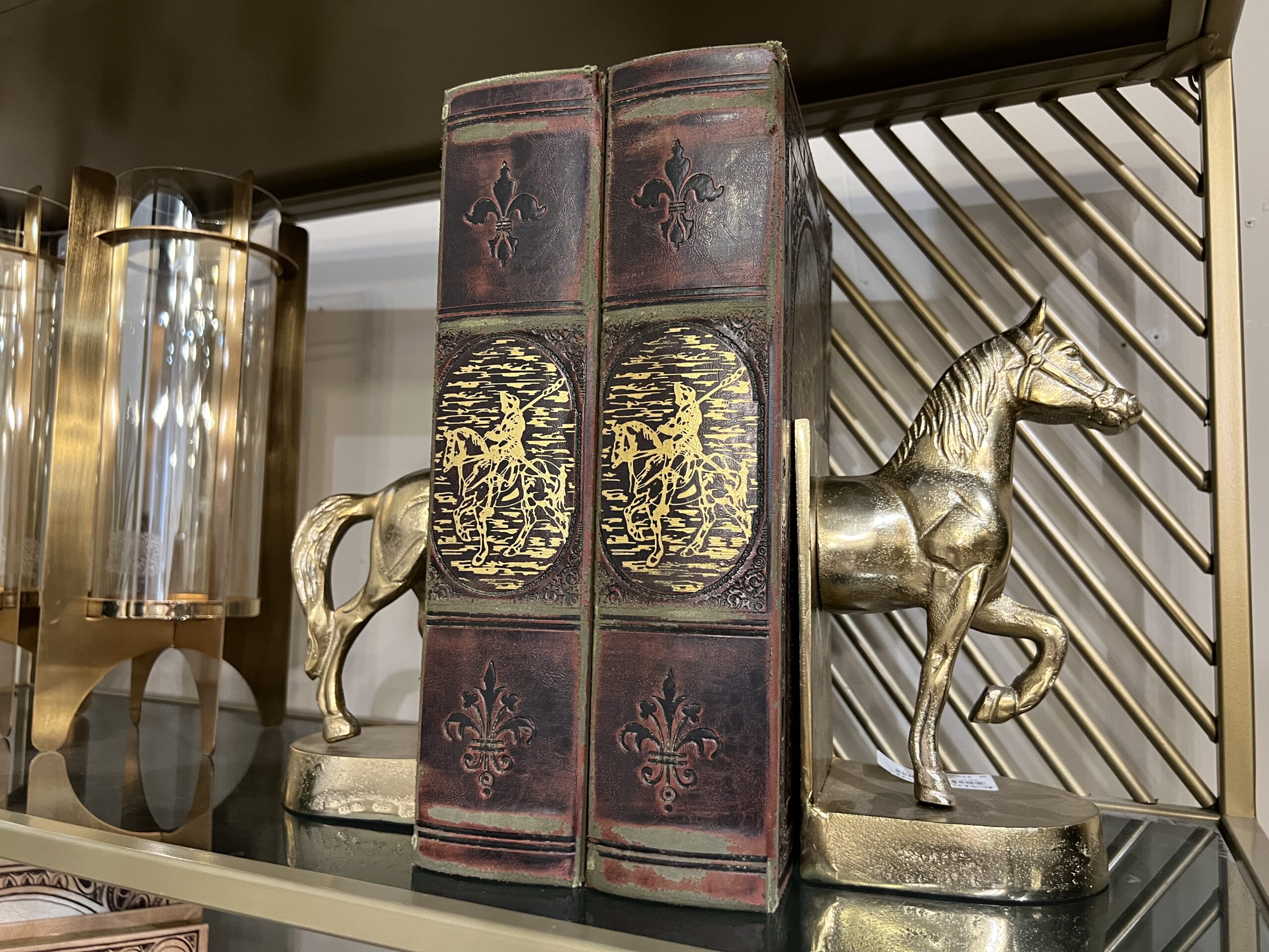 תומך ספרים בצורת סוס תומך ספרים בצורת סוס