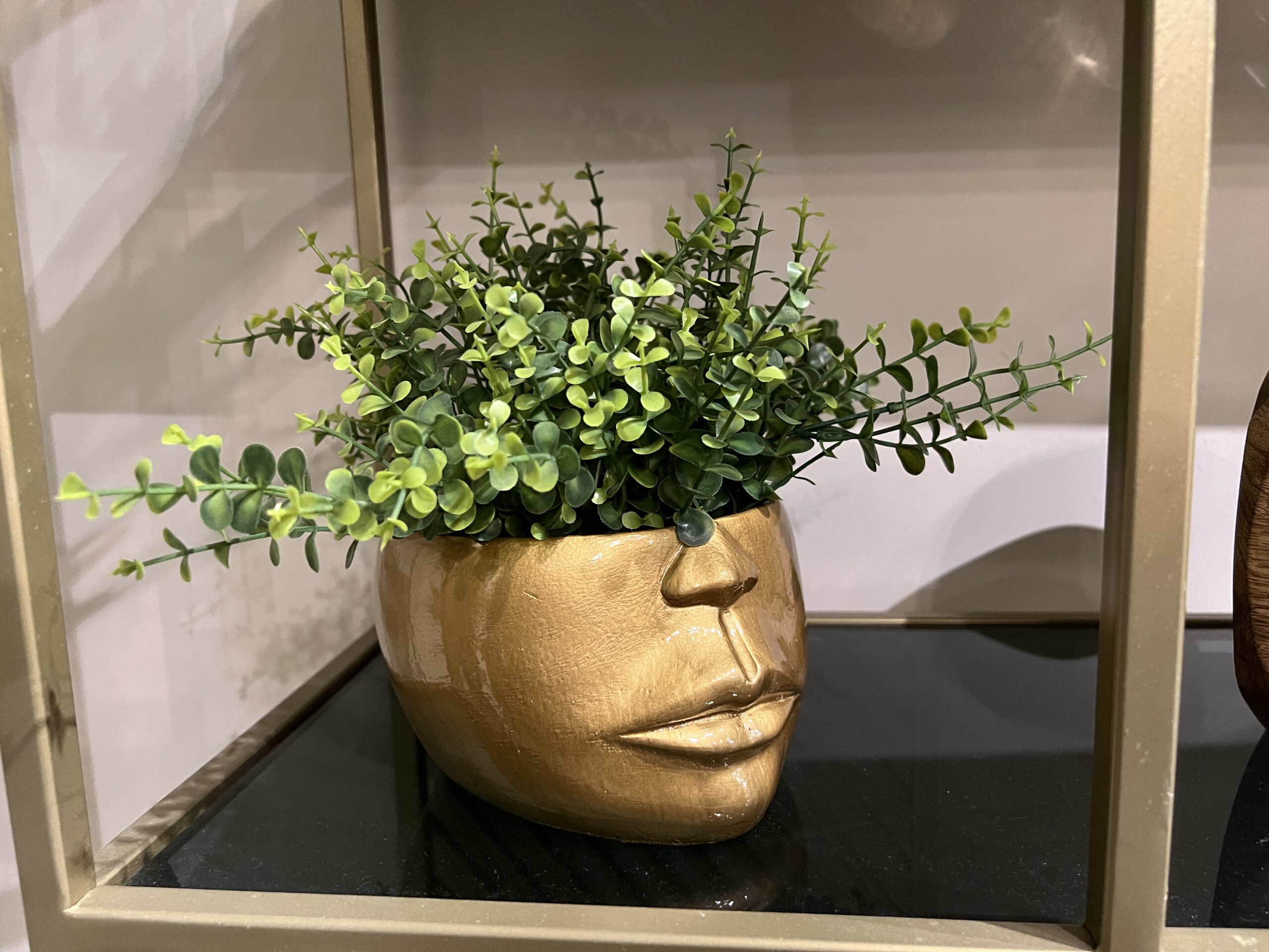 כד זהב מבריק חצי פנים