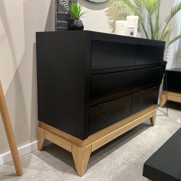 קומודה דגם לוצ'י