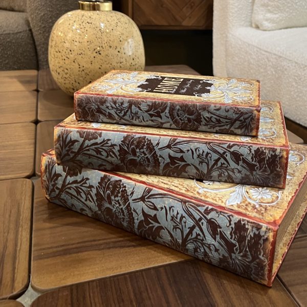 ספר הום עם אחסון