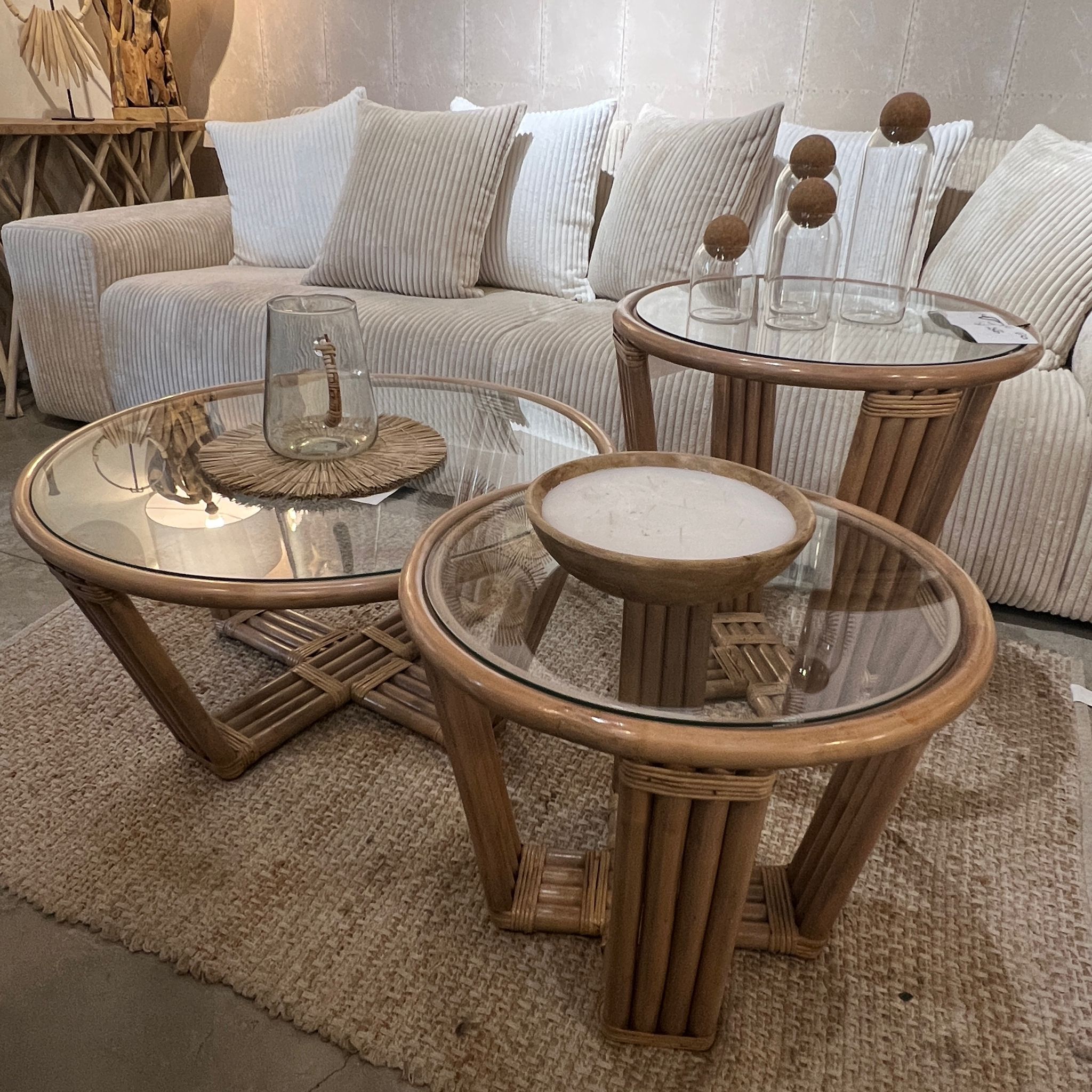 סט שלישיית שולחנות במבוק דגם סאן רייז סט שלישיית שולחנות במבוק דגם סאן רייז