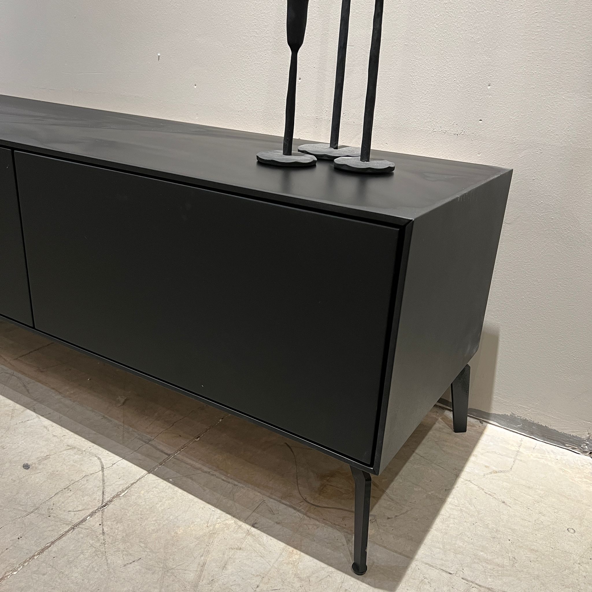 מזנון מעוצב דגם בלאק במבצע אחרון מתצוגה! מזנון מעוצב דגם בלאק במבצע אחרון מתצוגה!