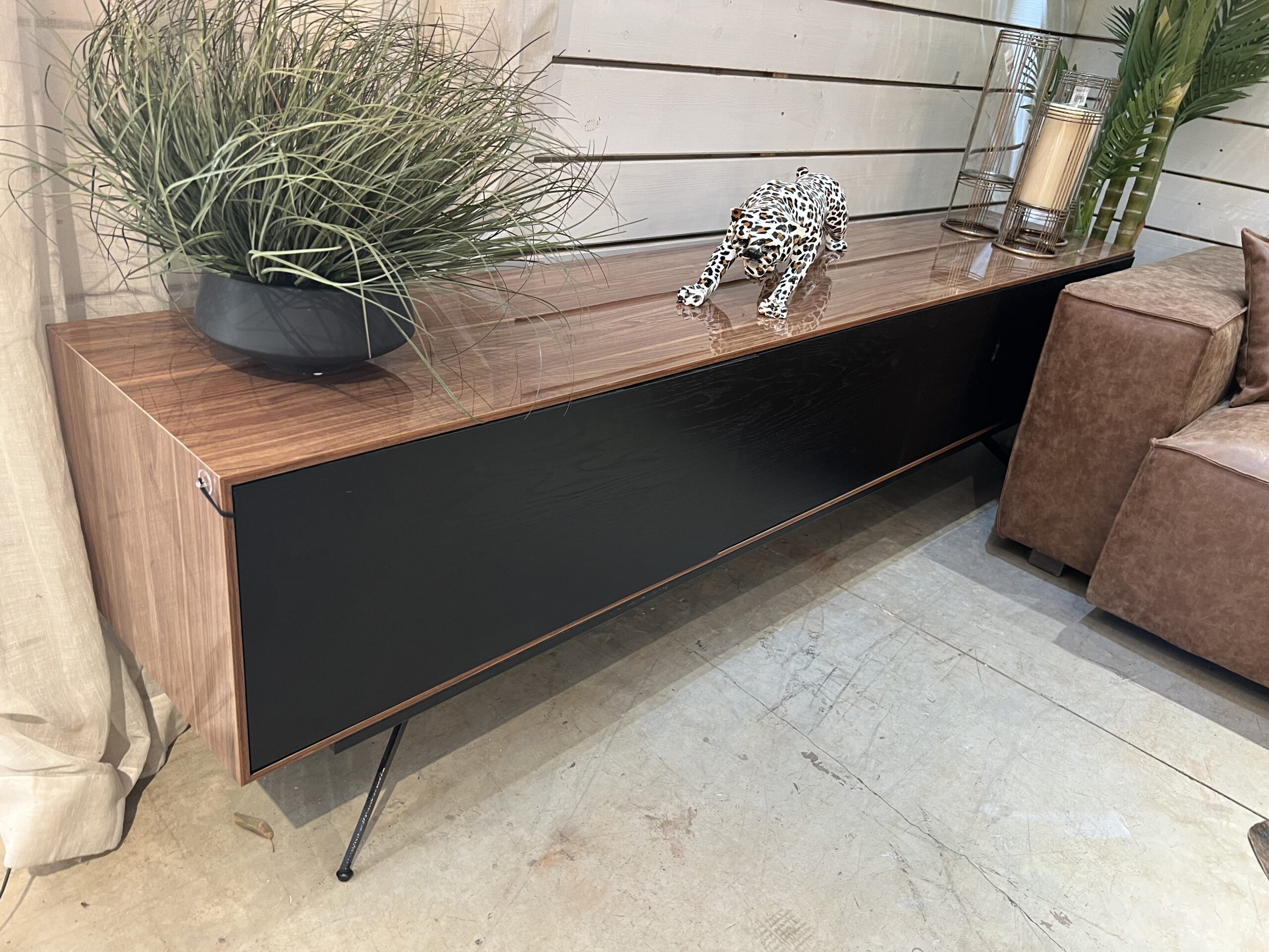 מזנון דגם דור ייצור בעיצוב אישי מזנון דגם דור ייצור בעיצוב אישי