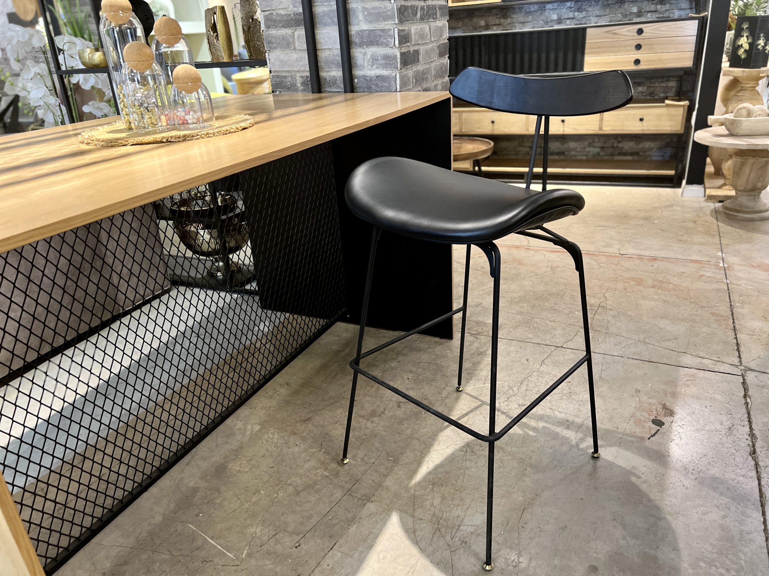 כיסא בר דגם ספיידר שחור כיסא בר דגם ספיידר שחור