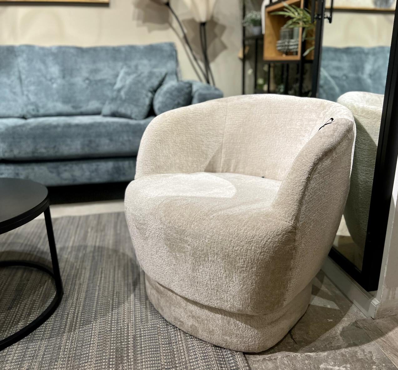 כורסא בד טקסטורה רכה כורסא בד טקסטורה רכה