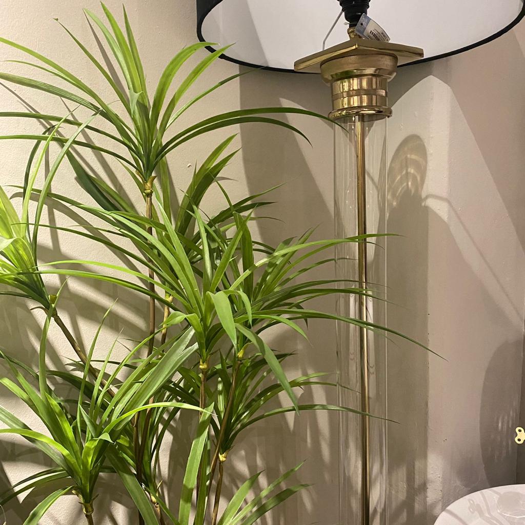 מנורת לילה רצפתית מנירוסטה בשילוב זכוכית