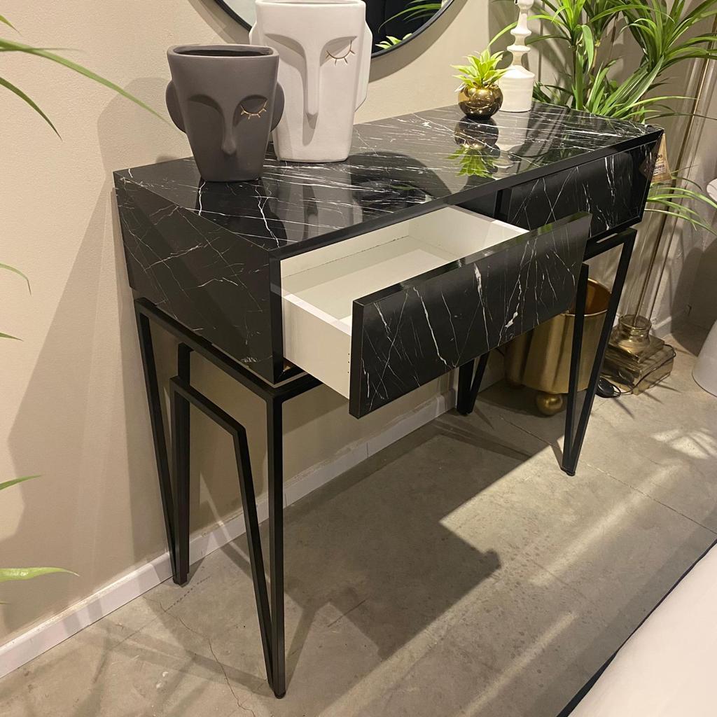 קונסולה זכוכית/ ברס שחור קונסולה זכוכית/ ברס שחור