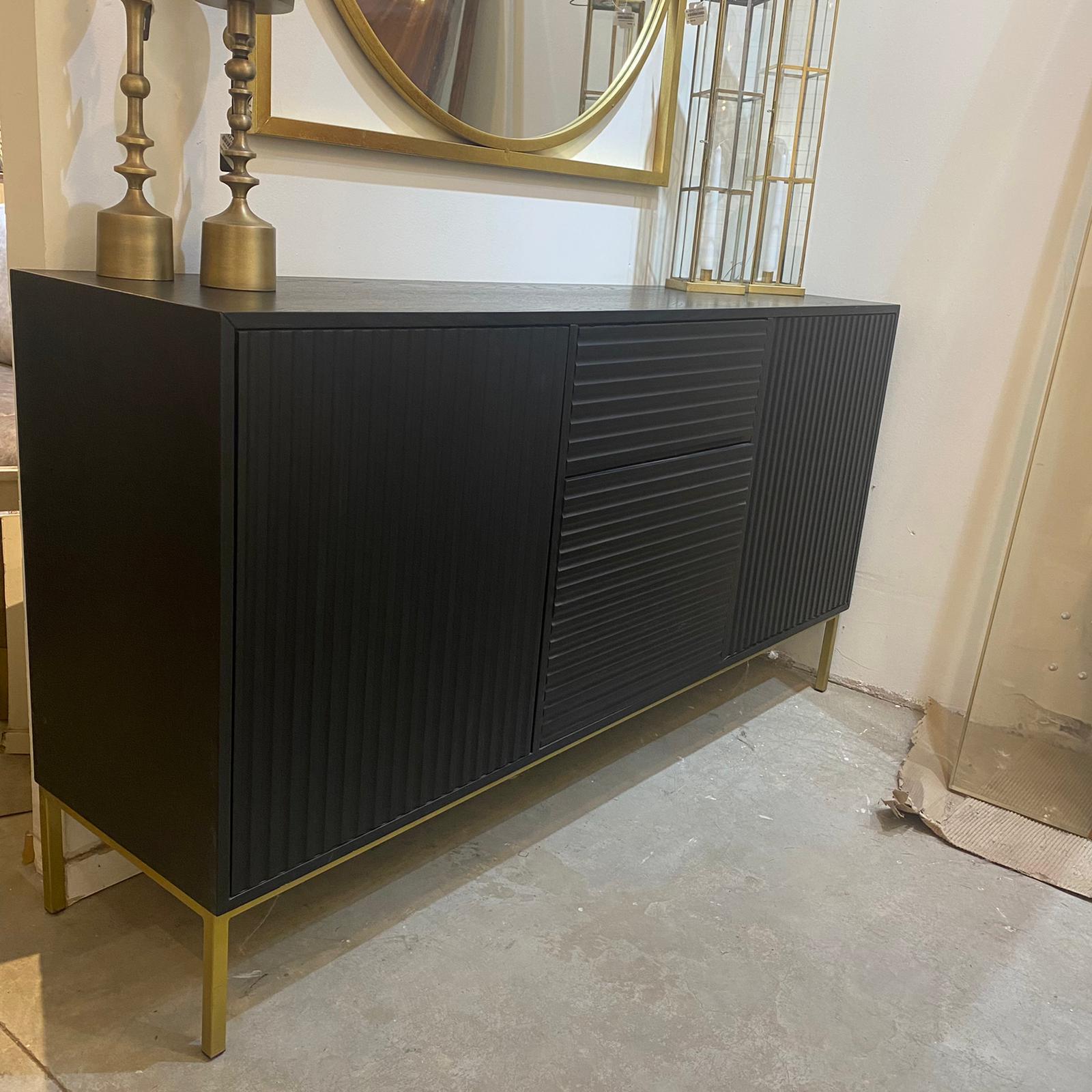 קומודה דגם וולסטריט