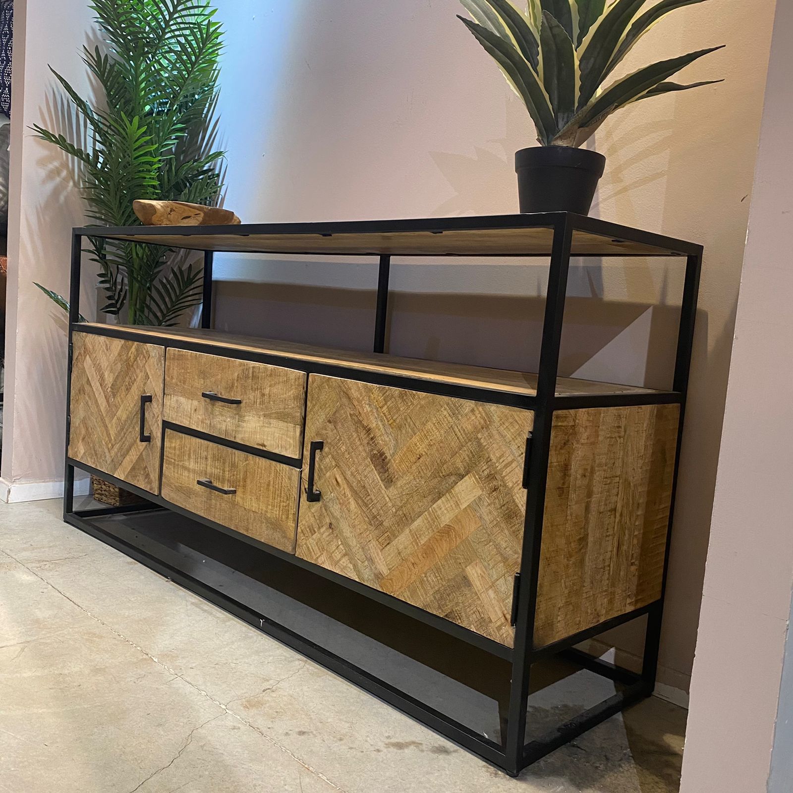 קומודה מזנון שאנטי דלתות - חיסול אחרונה!