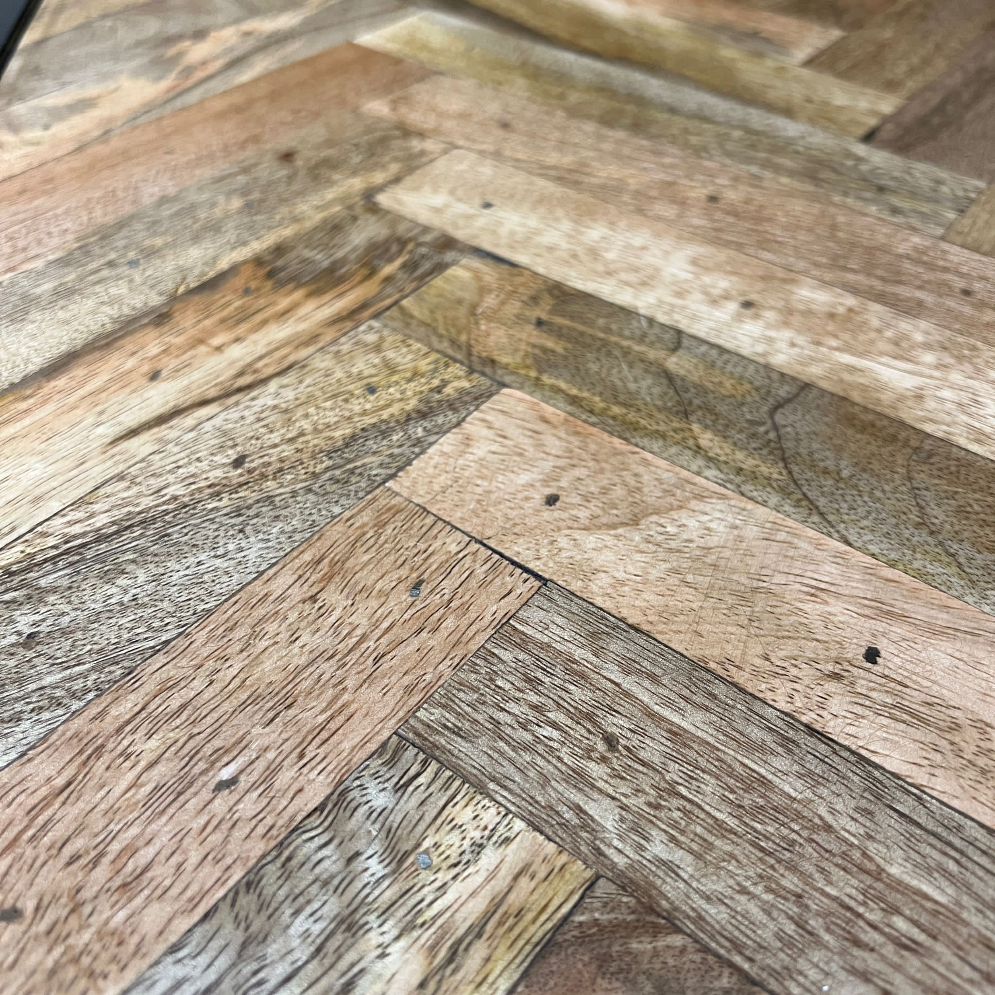 קומודה עץ מנגו פישבונד 4 ידיות דגם נדרן 150/45/83- חיסול מלאי