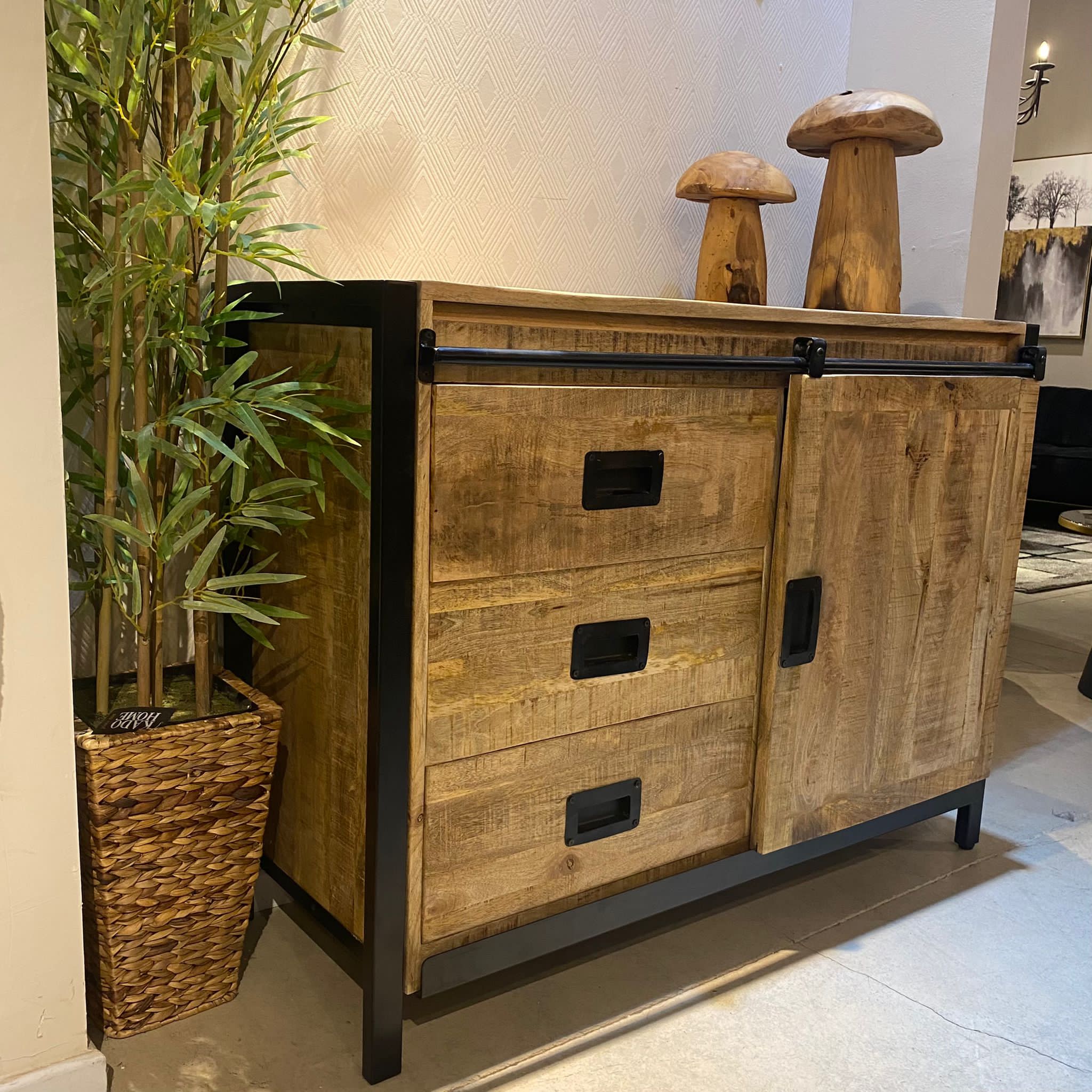 קומודה שאנטי דלת הזזה עץ קומודה שאנטי דלת הזזה עץ