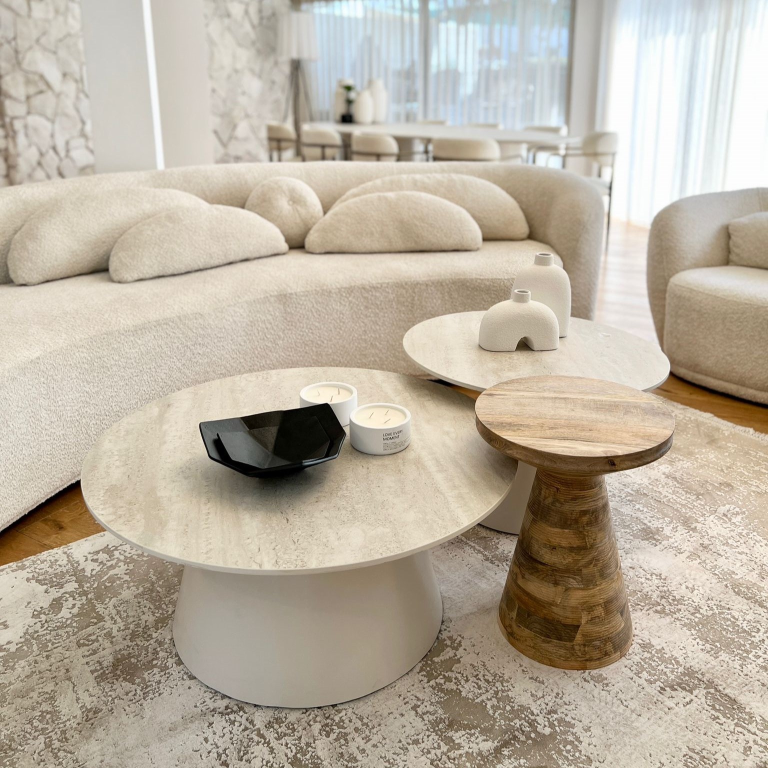 שולחן צד עץ מנגו דגם ווד טריאנגל - אחרון!