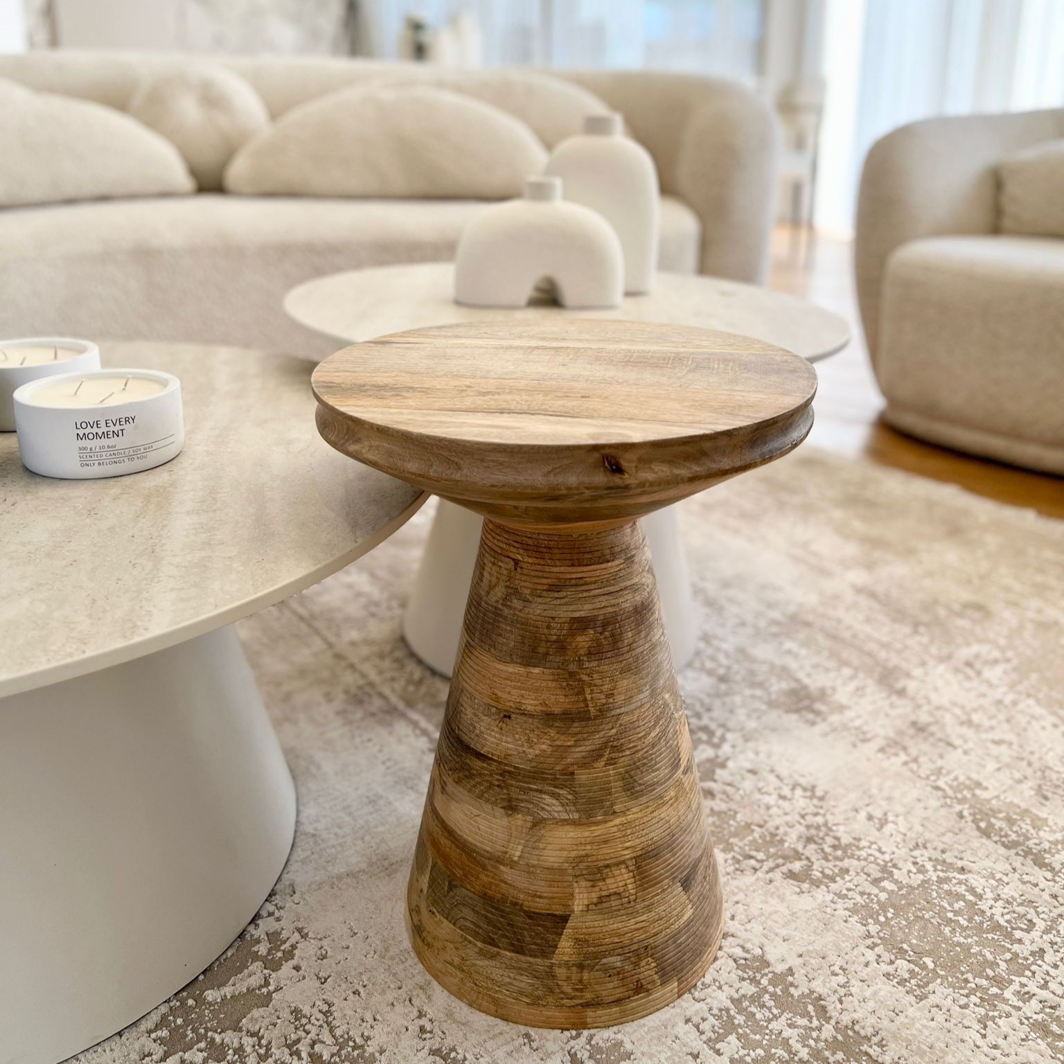 שולחן צד עץ מנגו דגם ווד טריאנגל - אחרון!