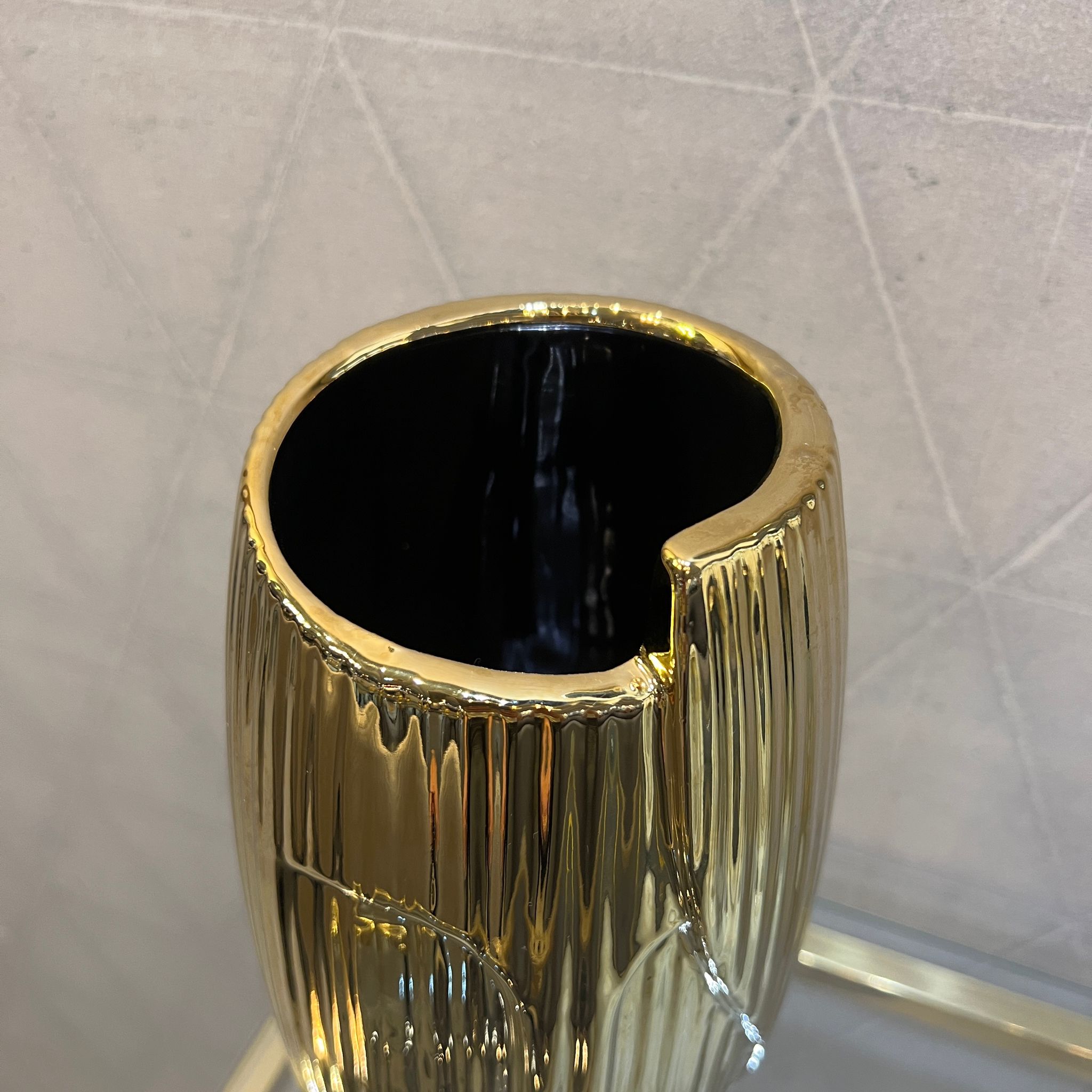 כד זהב פנים פסים גבוה כד זהב פנים פסים גבוה