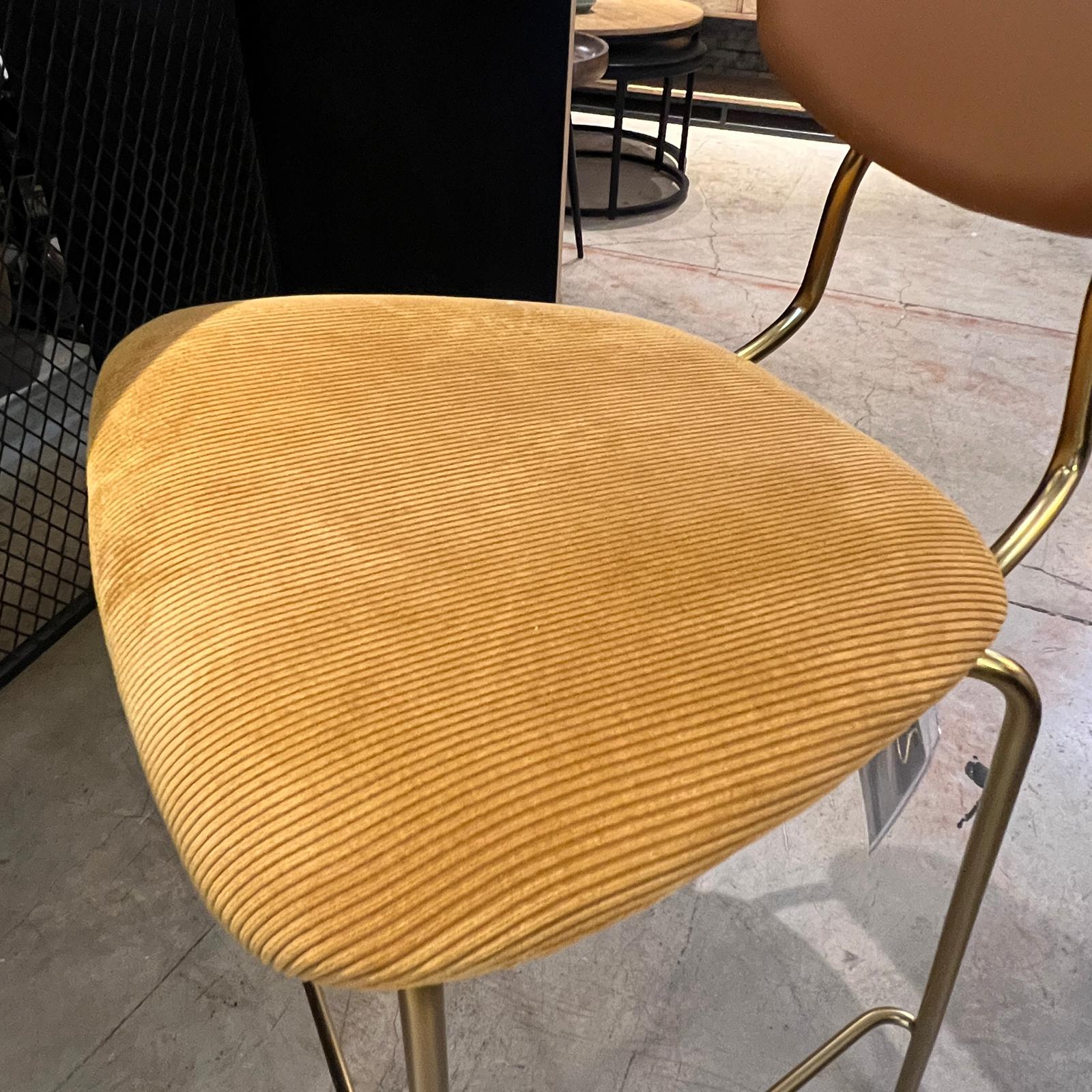 כיסא בר מעוצב דגם נורמן - אחרון במלאי! כיסא בר מעוצב דגם נורמן - אחרון במלאי!