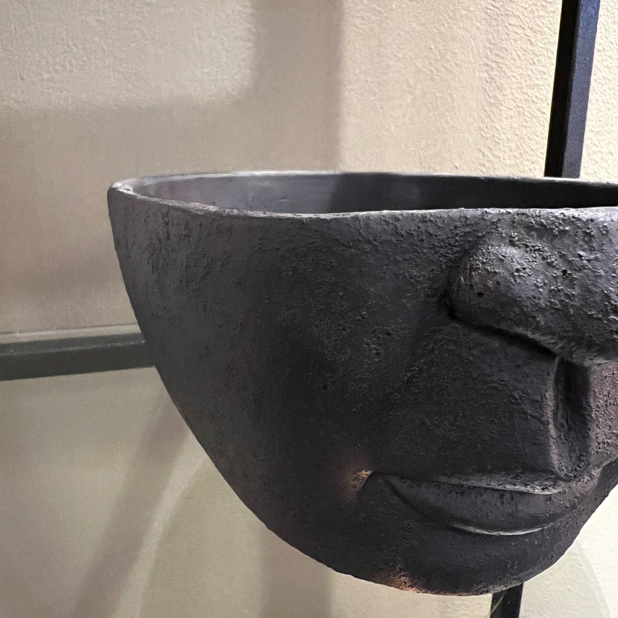 כד קערה אבן שחור שפתיים