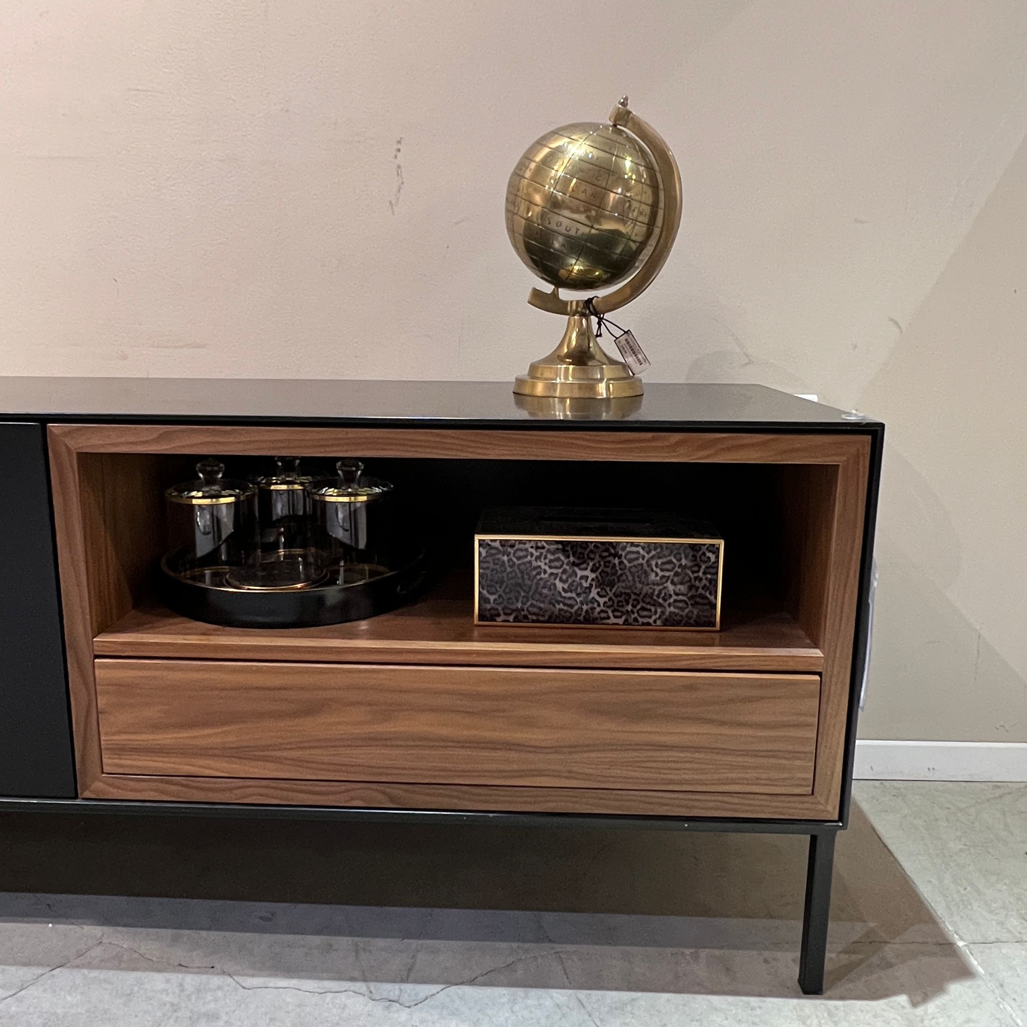 מזנון דגם אופוריה מזנון דגם אופוריה