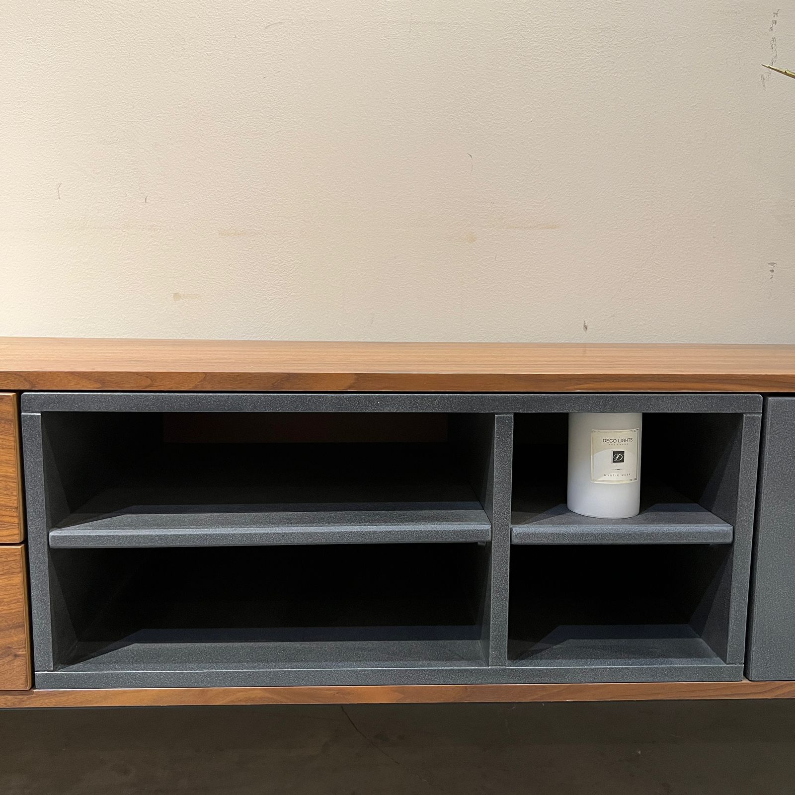 מזנון מעוצב דגם קובייה | בעיצוב אישי מזנון מעוצב דגם קובייה | בעיצוב אישי