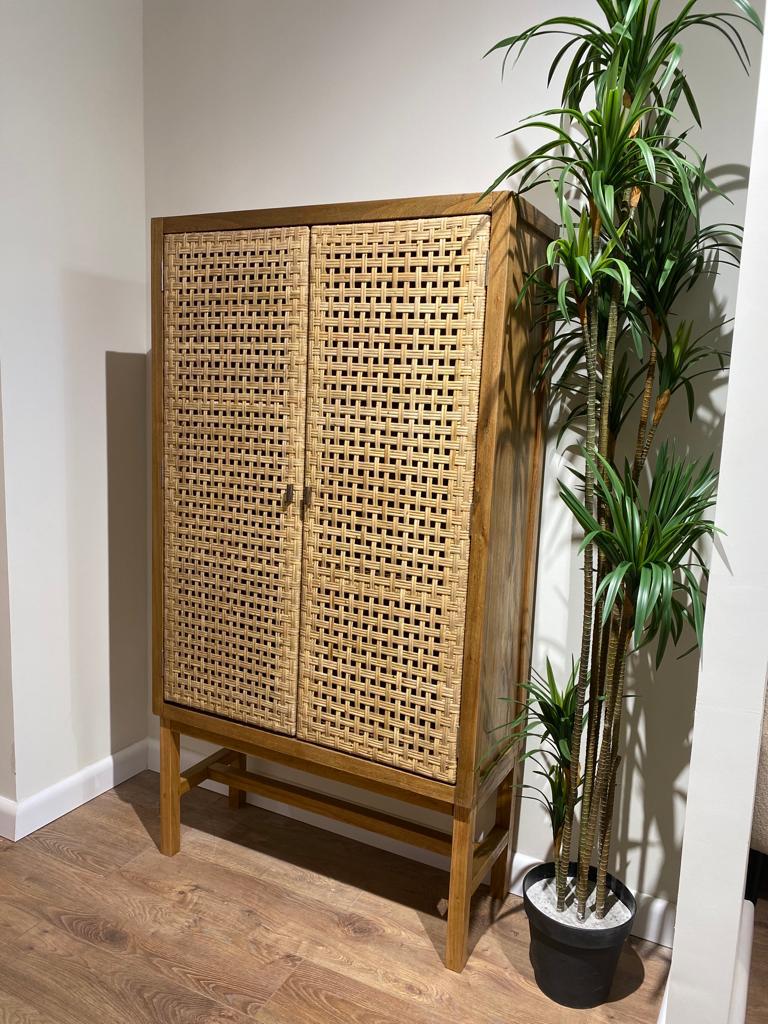 קומודה מעוצבת דגם ווד 2 דלתות עץ מנגו ראטן קומודה מעוצבת דגם ווד 2 דלתות עץ מנגו ראטן