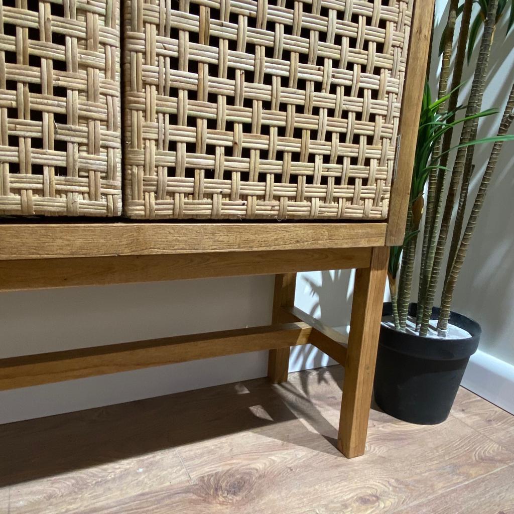 קומודה מעוצבת דגם ווד 2 דלתות עץ מנגו ראטן קומודה מעוצבת דגם ווד 2 דלתות עץ מנגו ראטן