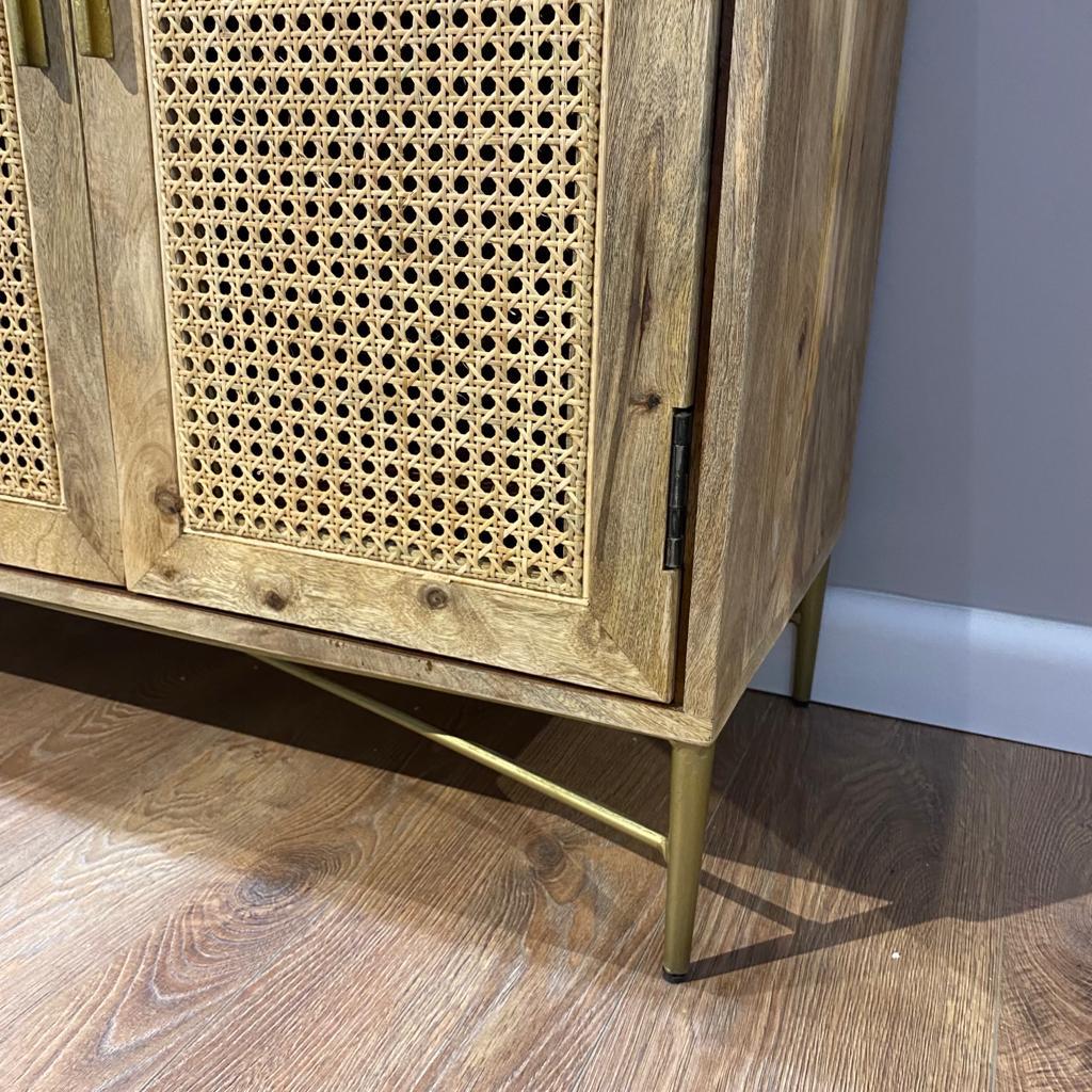 קומודה דגם ווד 4 דלתות עץ מנגו ראטן קומודה דגם ווד 4 דלתות עץ מנגו ראטן