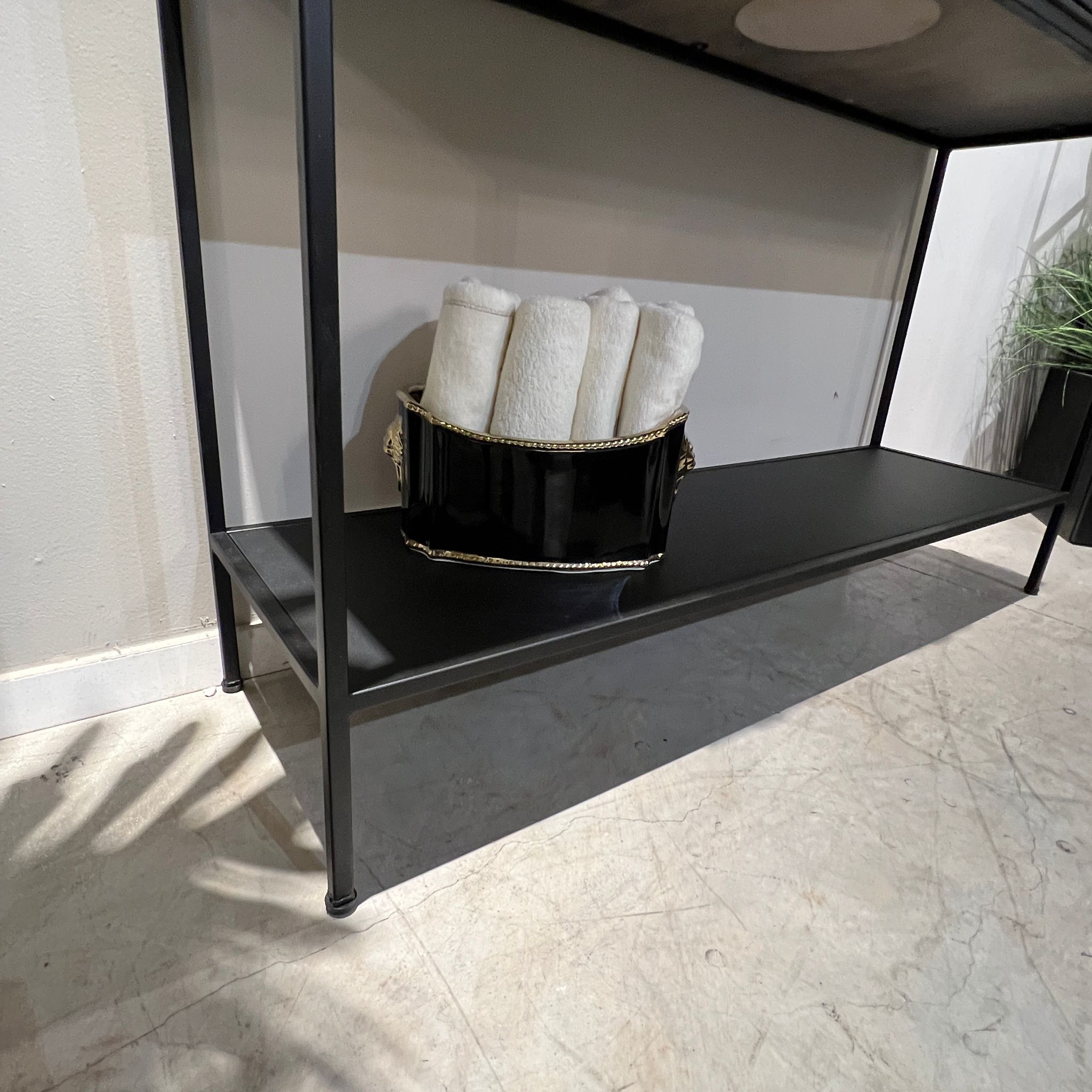 קונסולה דגם בלק קונסולה דגם בלק