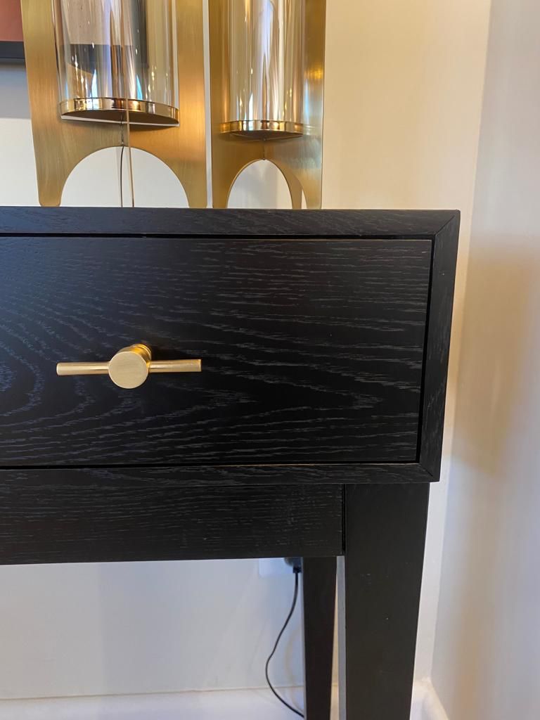 קונסולה דגם ורסצ’ה קונסולה דגם ורסצ’ה