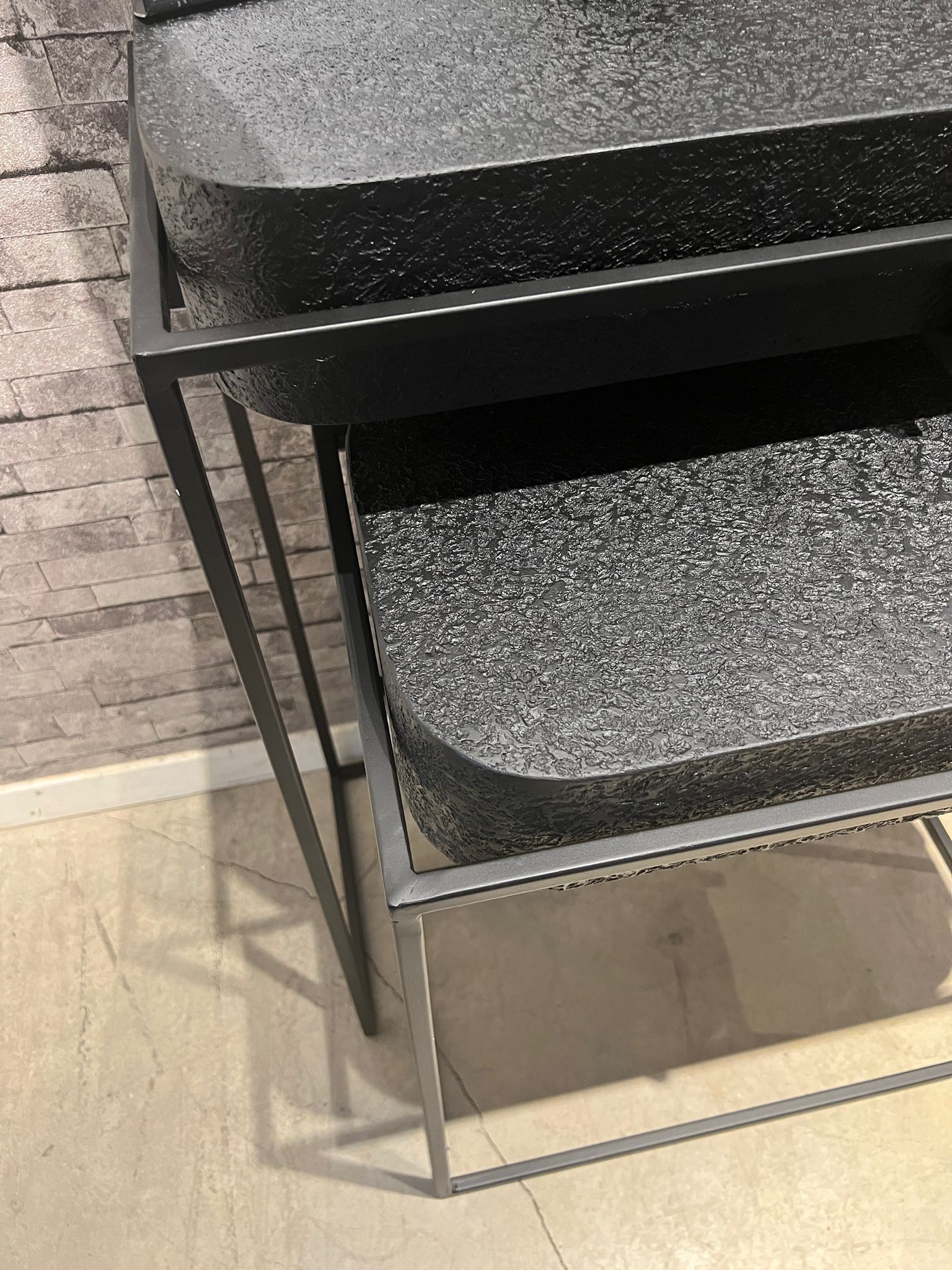 קונסולה שחור בטון פינות מעוגלות דגם רוני קטן קונסולה שחור בטון פינות מעוגלות דגם רוני קטן