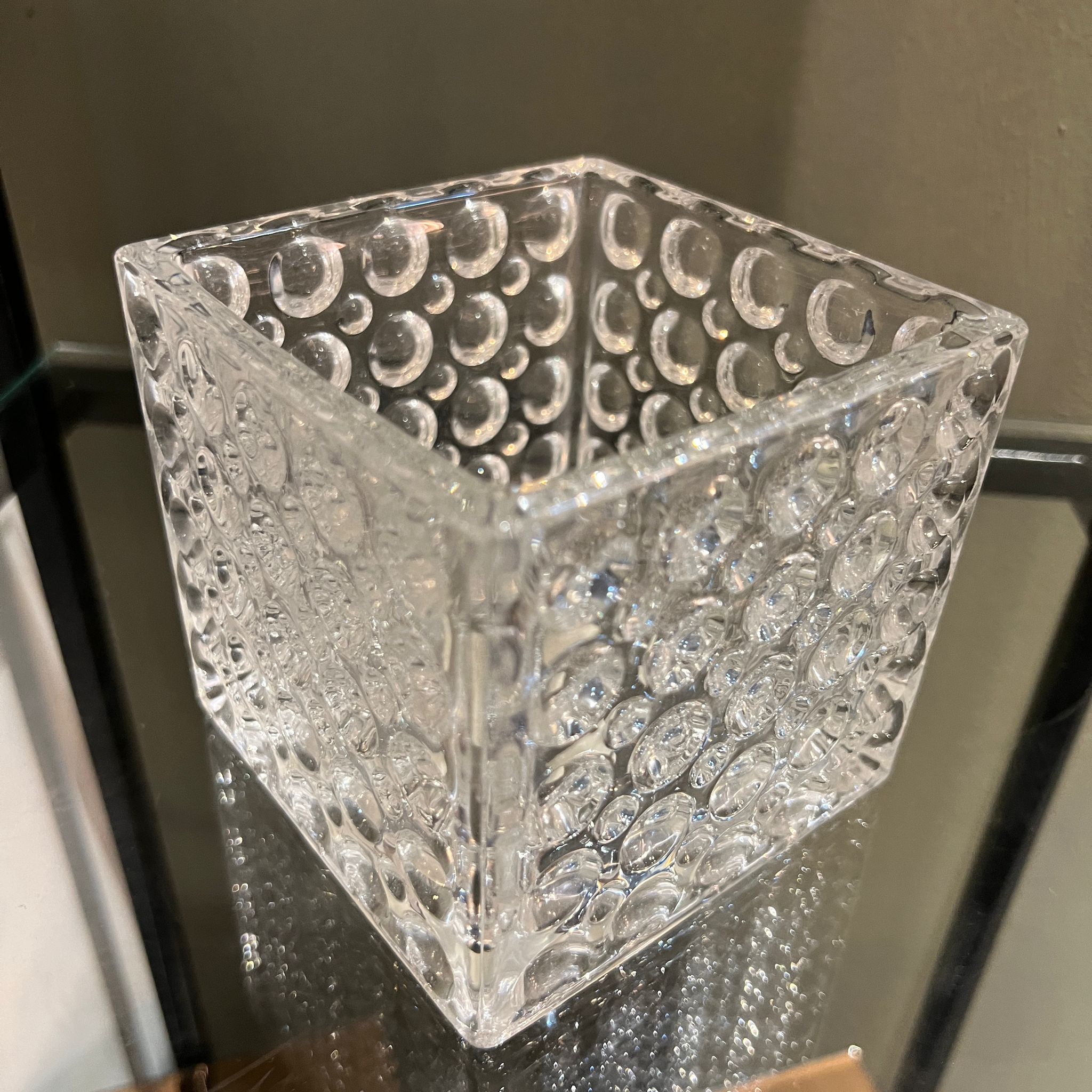 קערה זכוכית שקופה מעוטרת