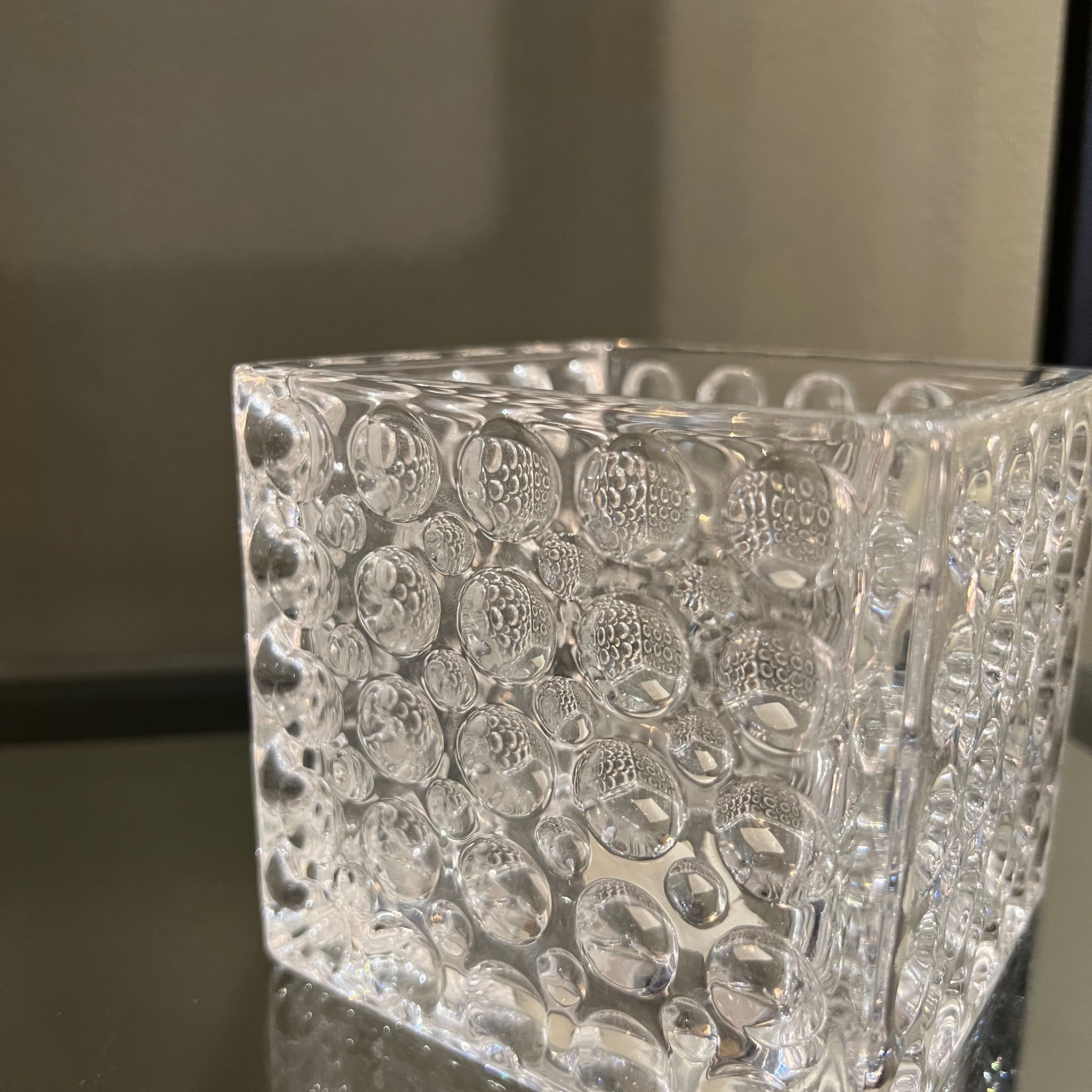 קערה זכוכית שקופה מעוטרת