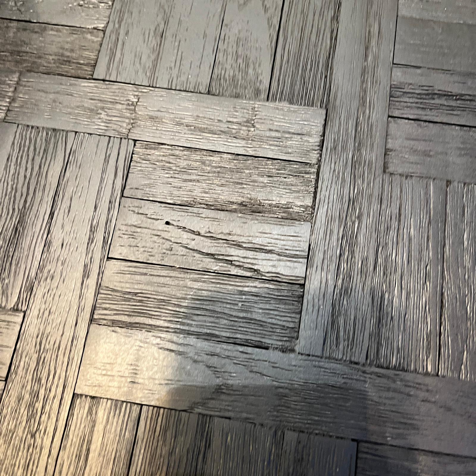 שולחן אוכל עגול עץ שחור פישבון דגם רוני