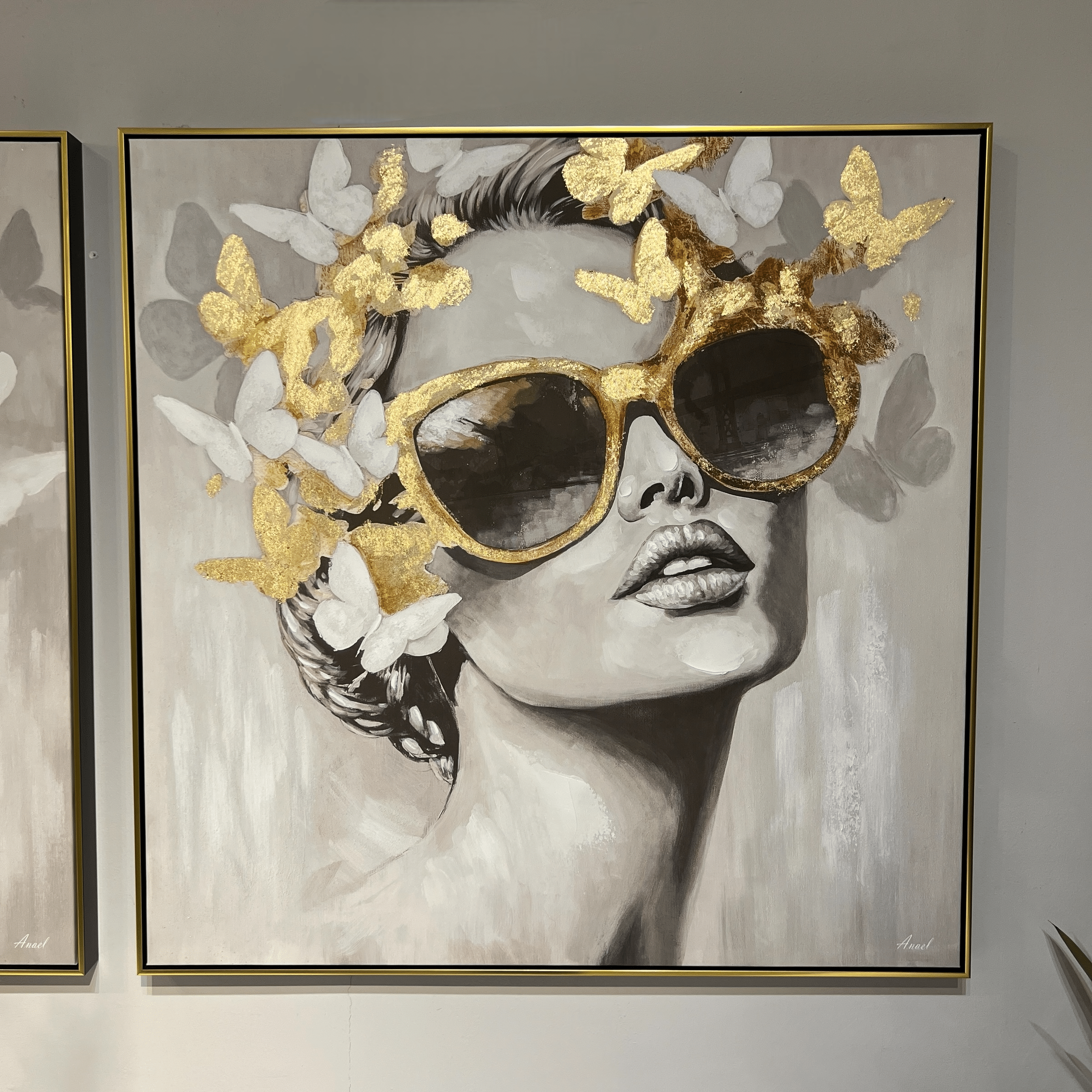 תמונת שמן בשילוב הדפסה אישה גווני סהרה זהב עם מסגרת