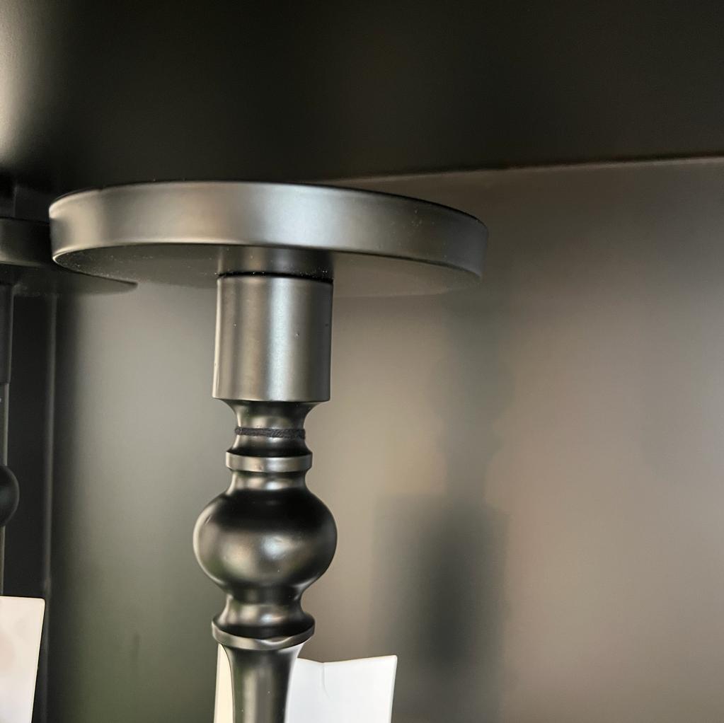 פמוט דגם ראבי שחור בינוני פמוט דגם ראבי שחור בינוני