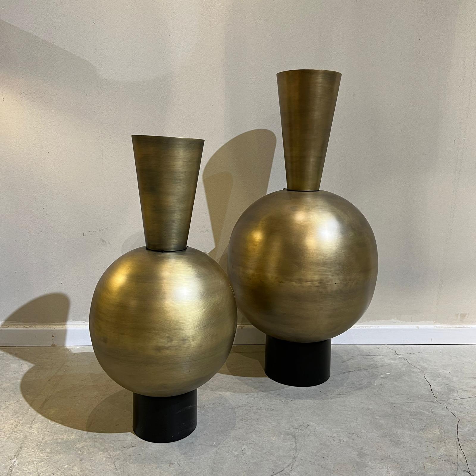 כד מתכת קונוס זהב דגם ראבי