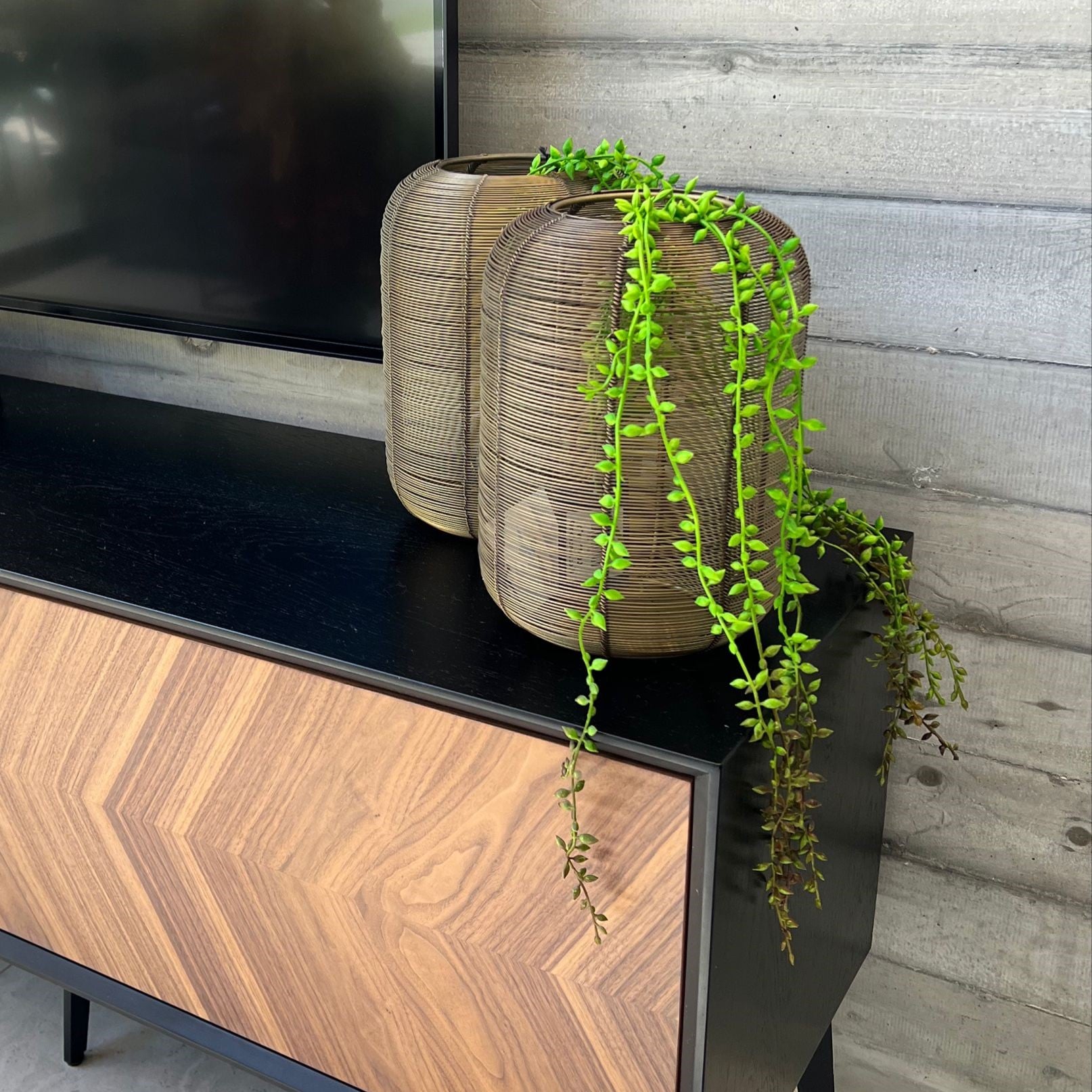 כד עששית דגם ראבי חוטי ברזל זהב כד עששית דגם ראבי חוטי ברזל זהב