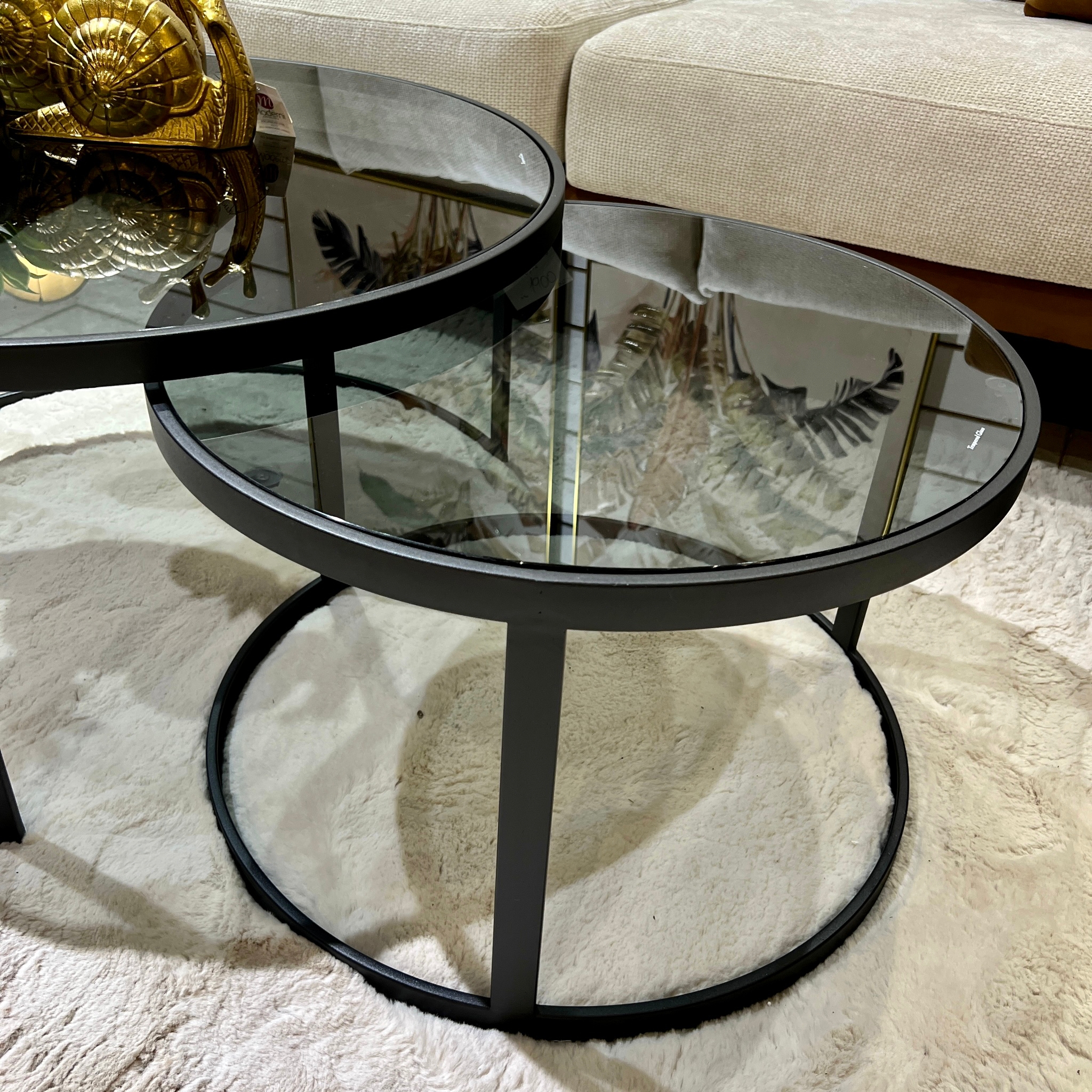 סט 2 שולחנות סלון דגם טווין קימי זכוכית שחורה ברזל שחור סט 2 שולחנות סלון דגם טווין קימי זכוכית שחורה ברזל שחור