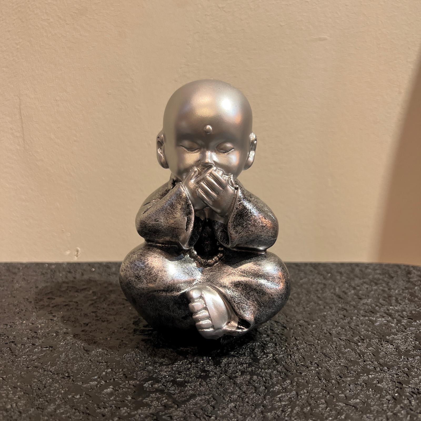 פסל בודהה ילד כסף קטן