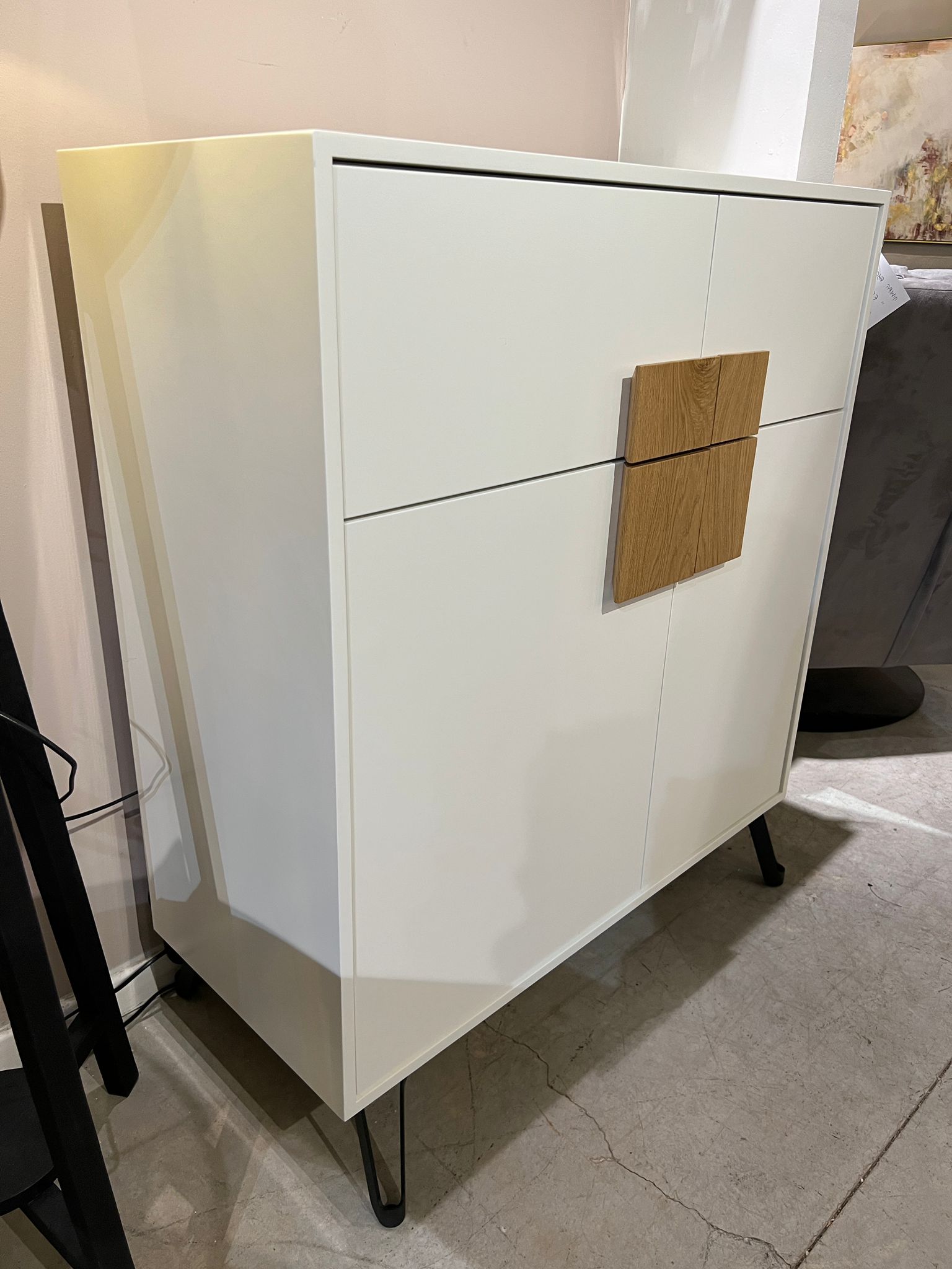 קומודה בעיצוב אישי דגם 337 מתצוגה! קומודה בעיצוב אישי דגם 337 מתצוגה!