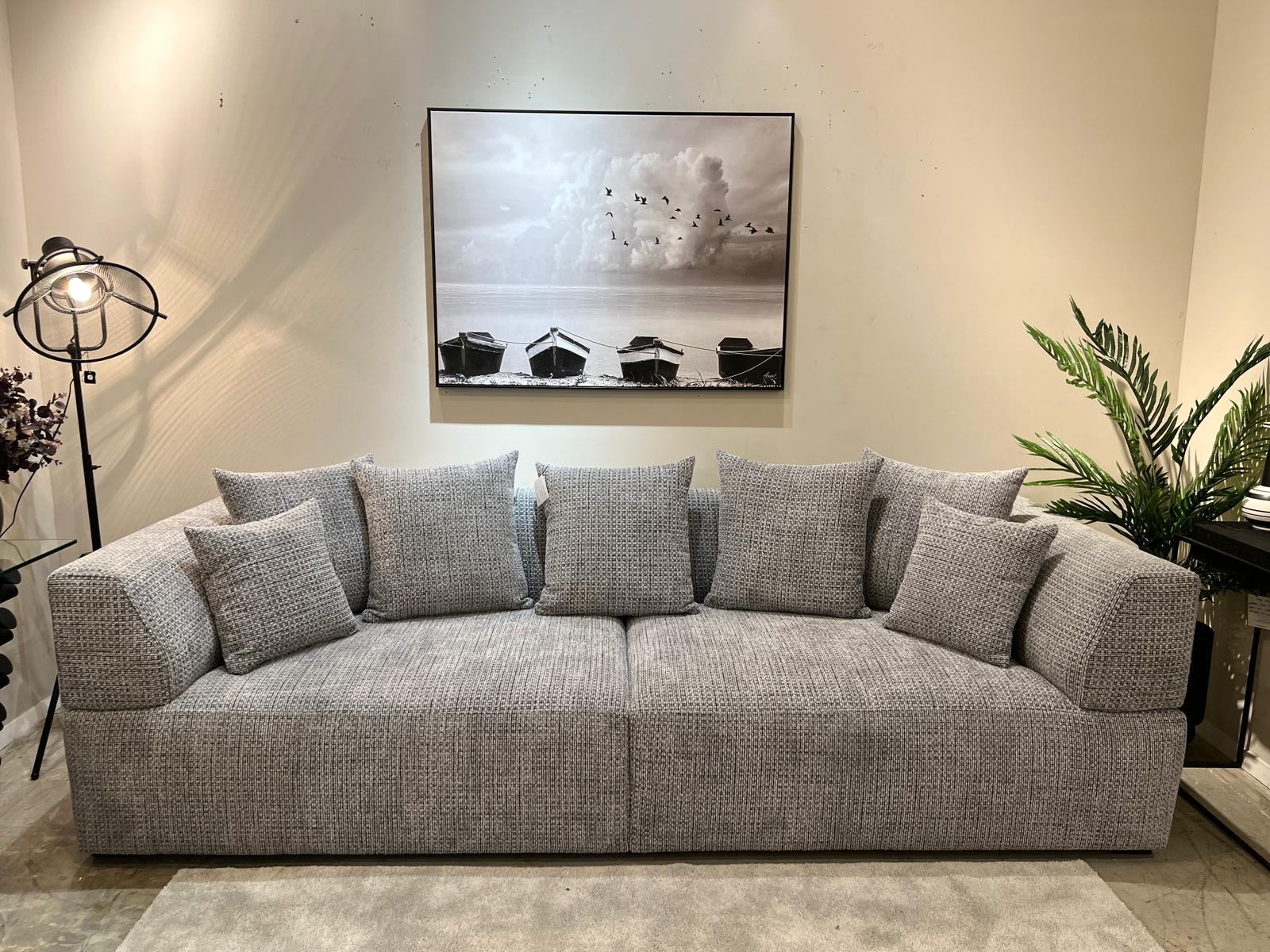 ספה קלאסית ומפנקת דגם איילה ספה קלאסית ומפנקת דגם איילה