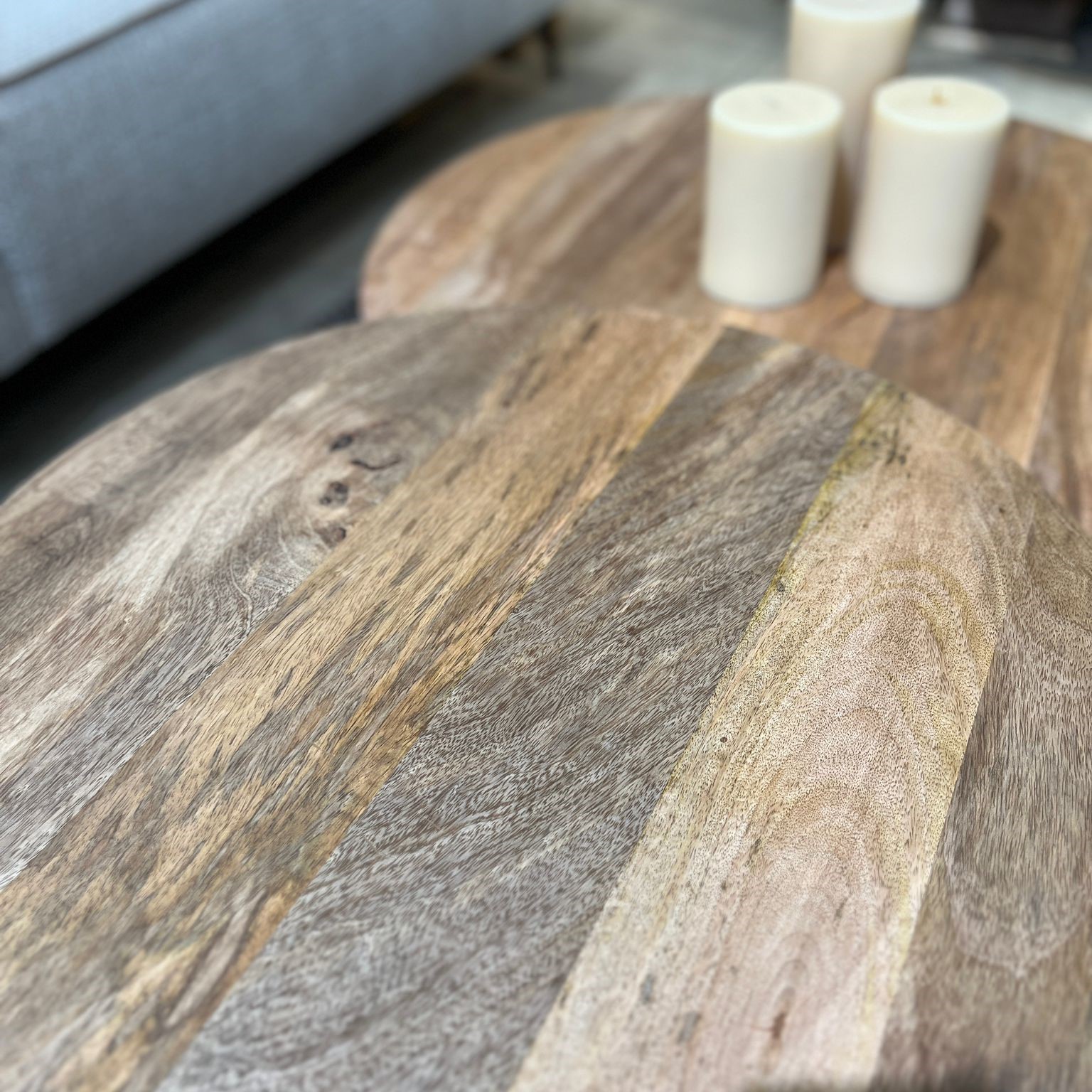 שולחן עץ מנגו