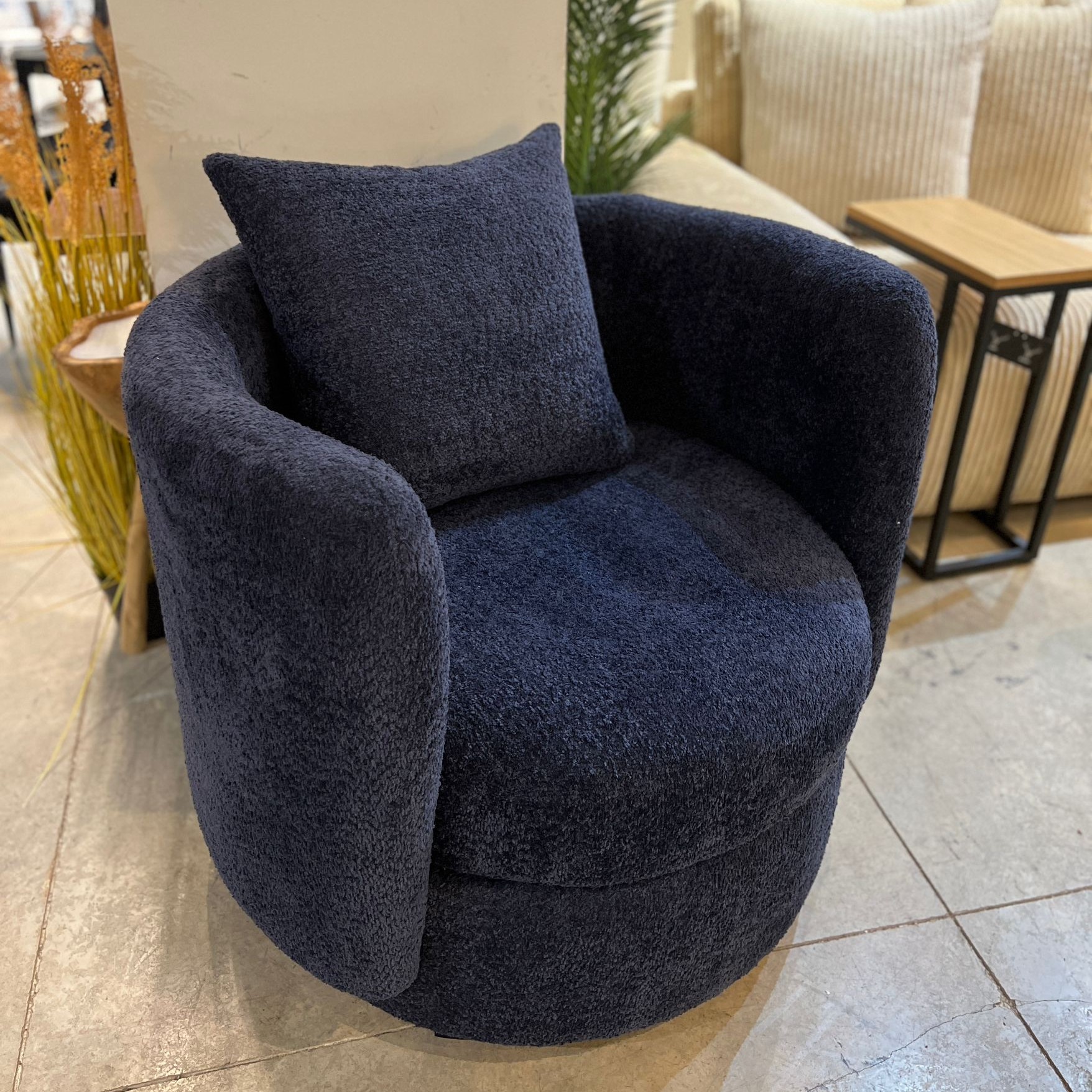 כורסא מעוגלת דגם יובנטוס כורסא מעוגלת דגם יובנטוס