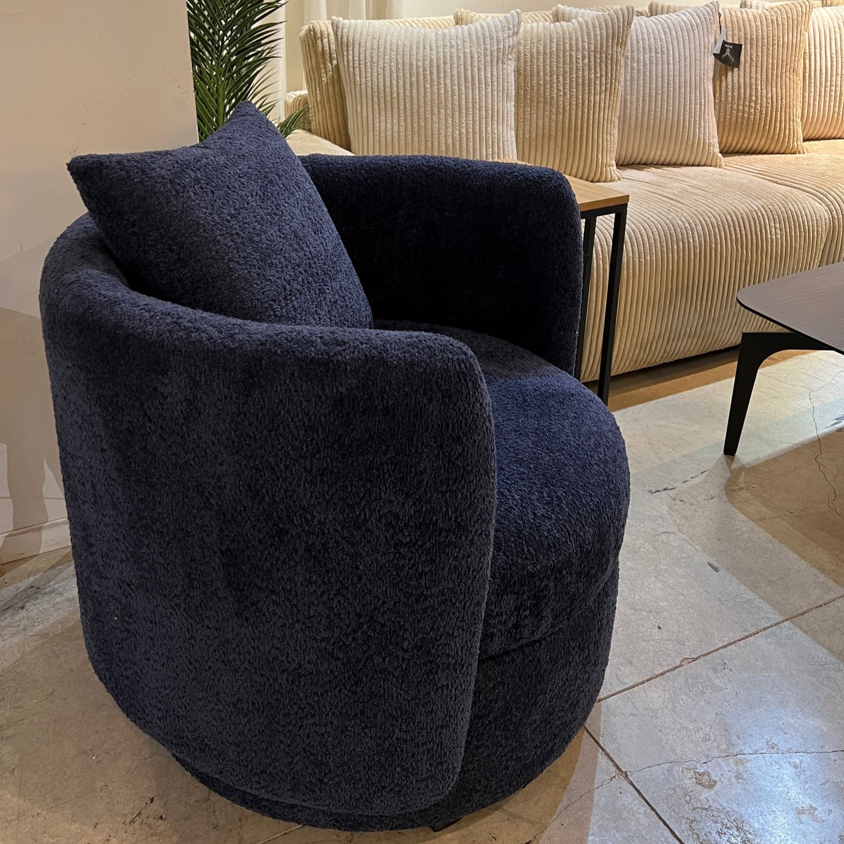 כורסא מעוגלת דגם יובנטוס כורסא מעוגלת דגם יובנטוס